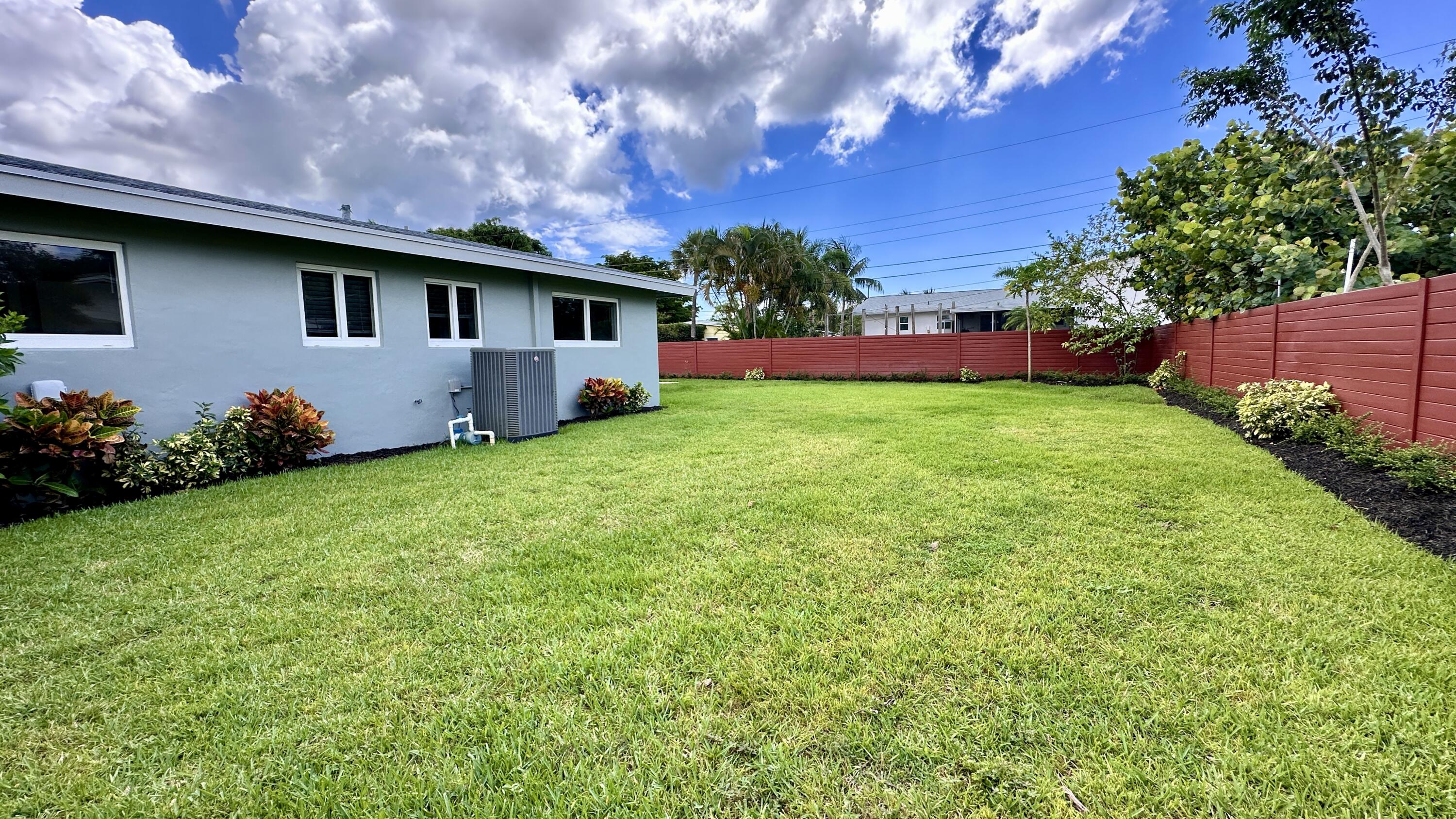 22 SE 7th Avenue