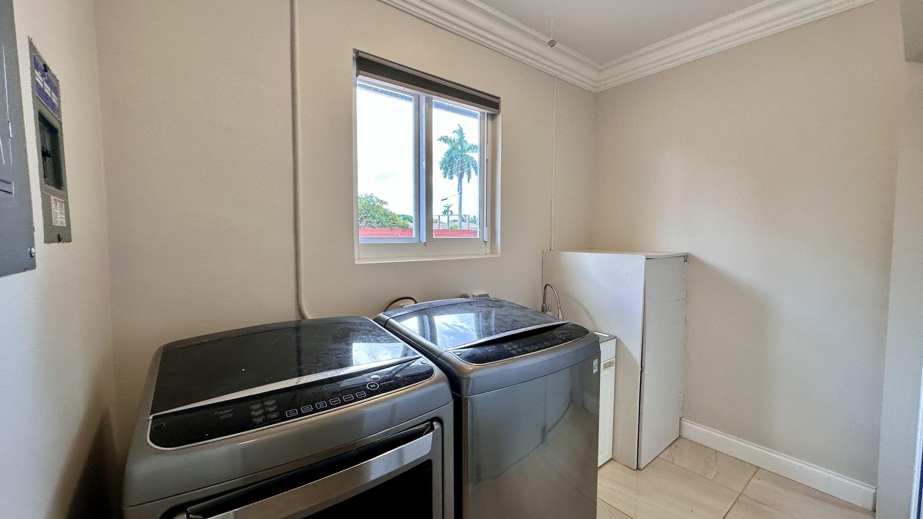 22 SE 7th Avenue
