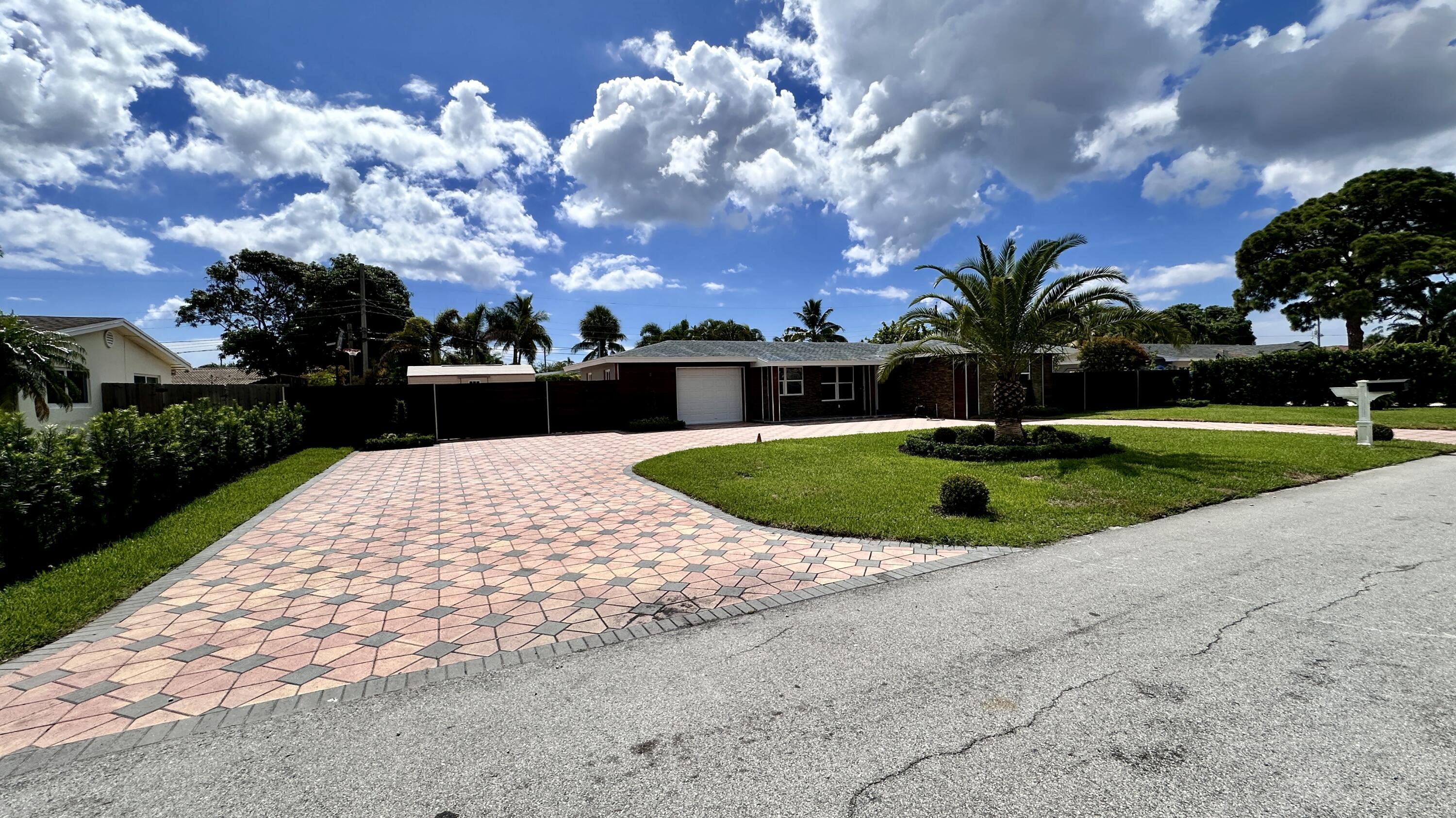 22 SE 7th Avenue