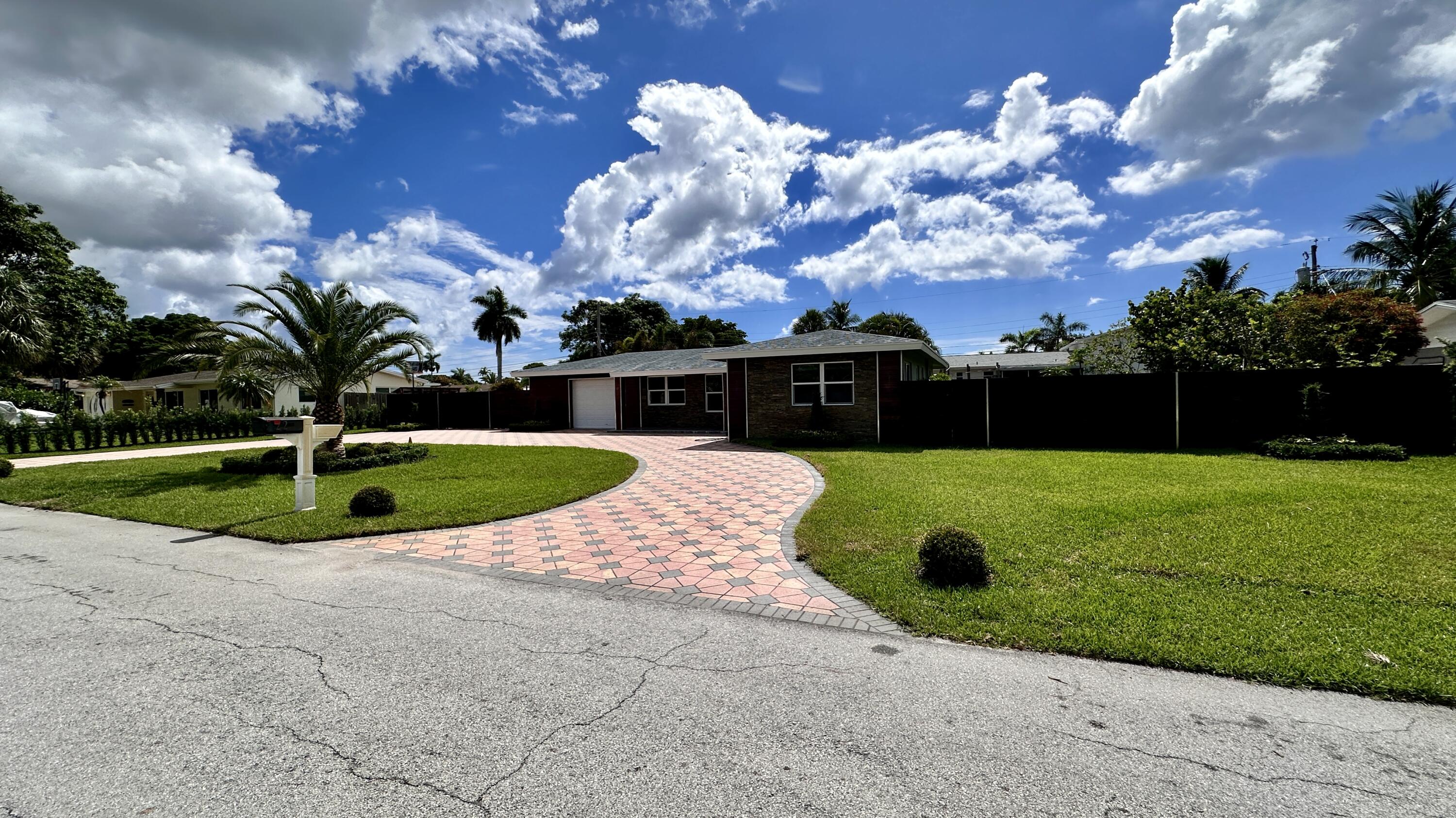 22 SE 7th Avenue