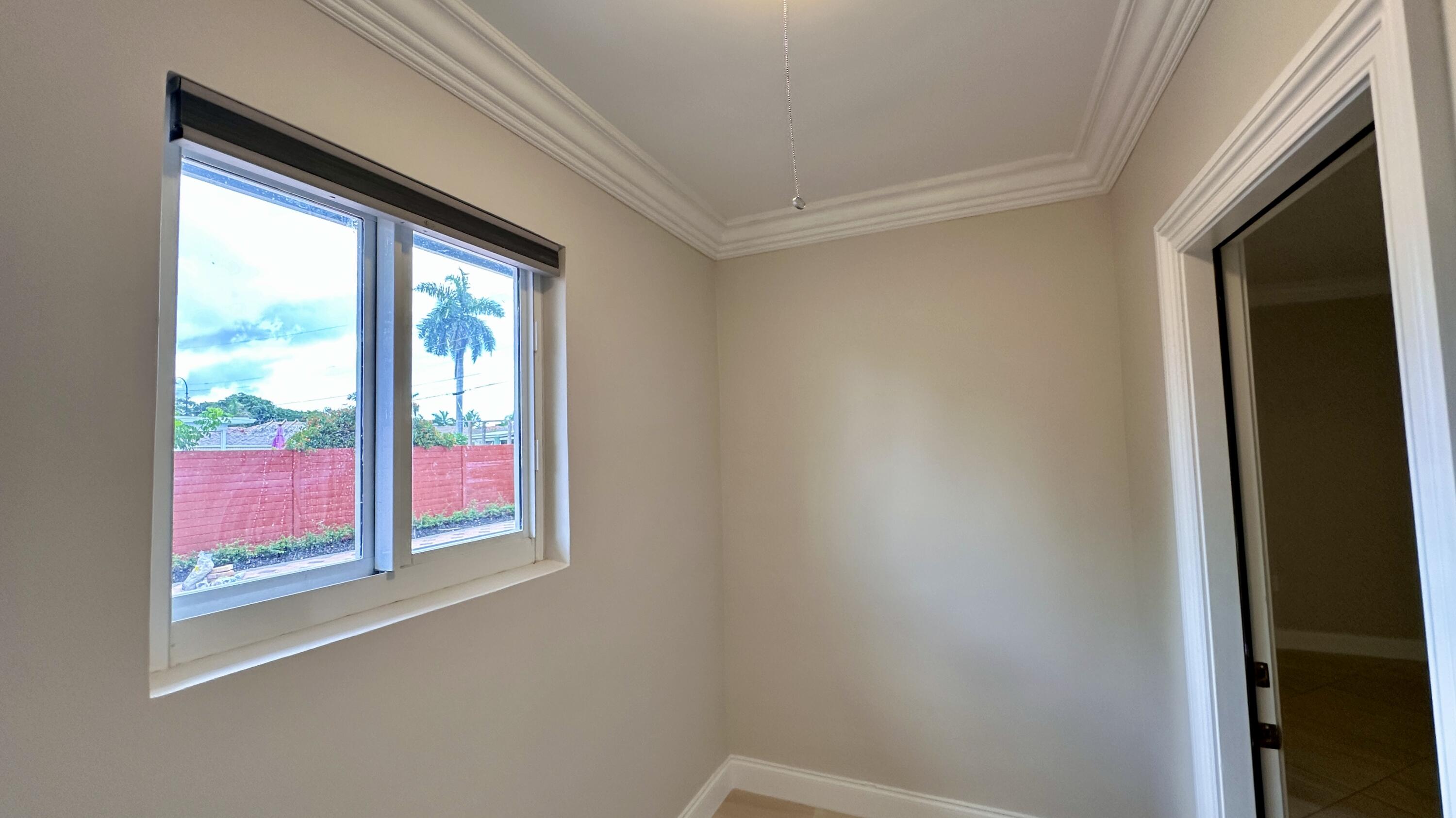 22 SE 7th Avenue