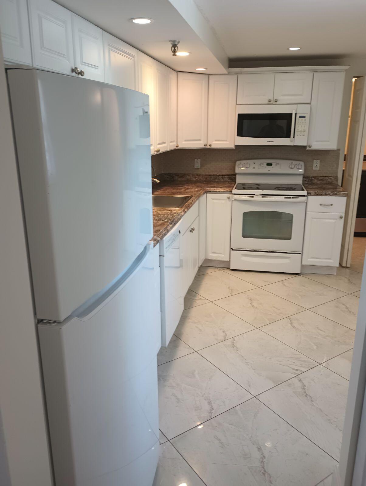 6400 NW 2nd Avenue 221