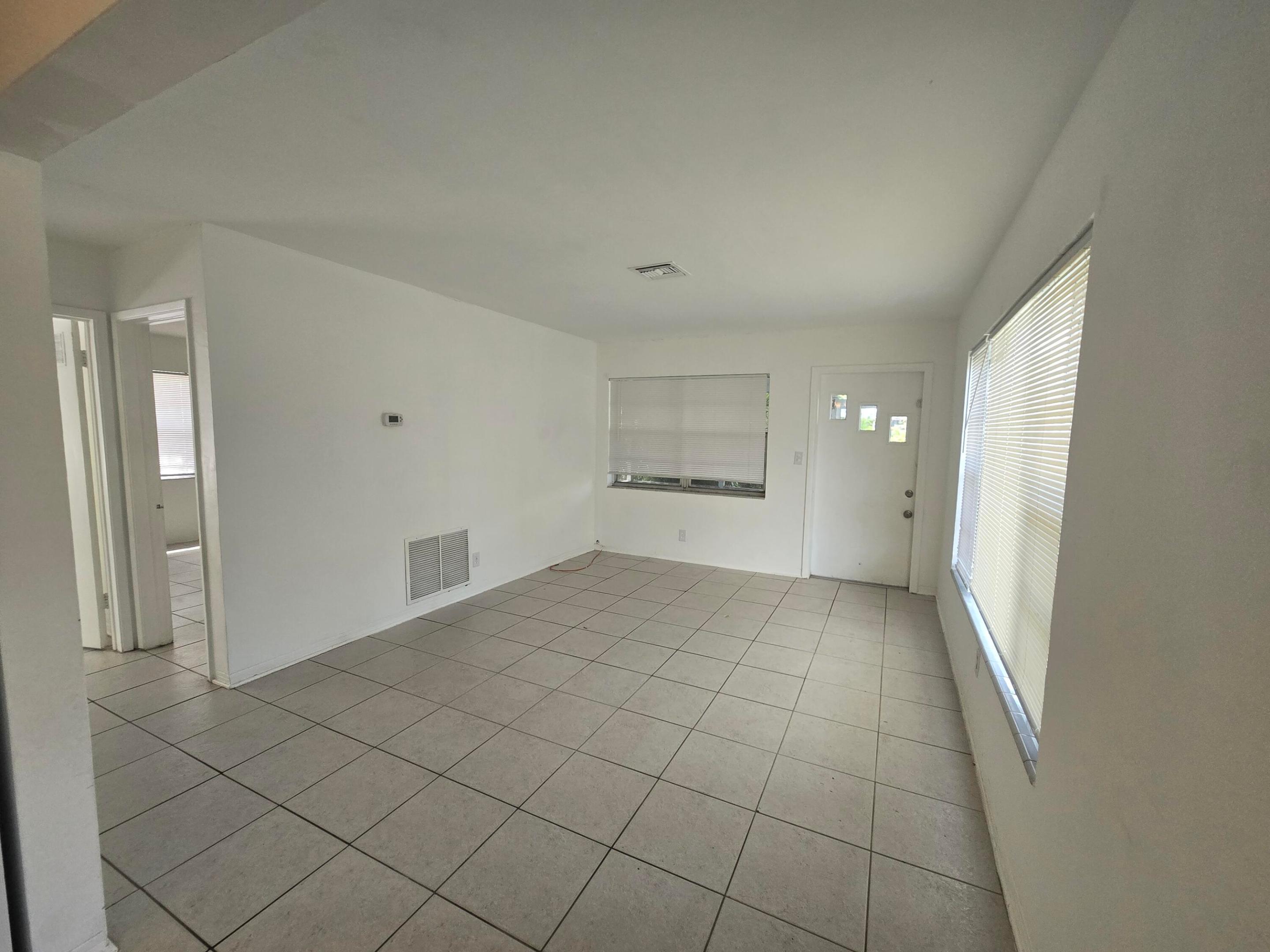 1900 NE 4th Street 1-2