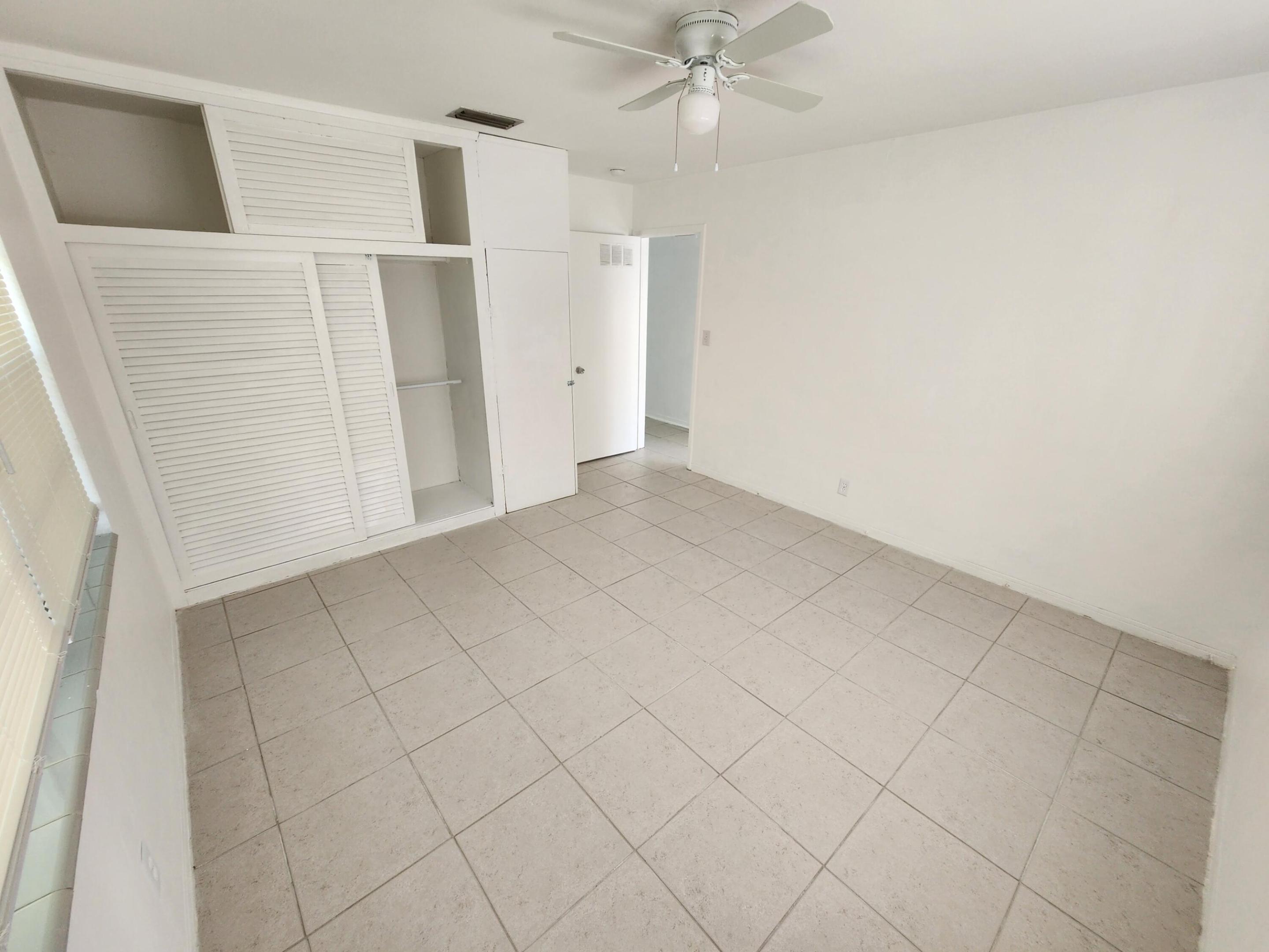 1900 NE 4th Street 1-2