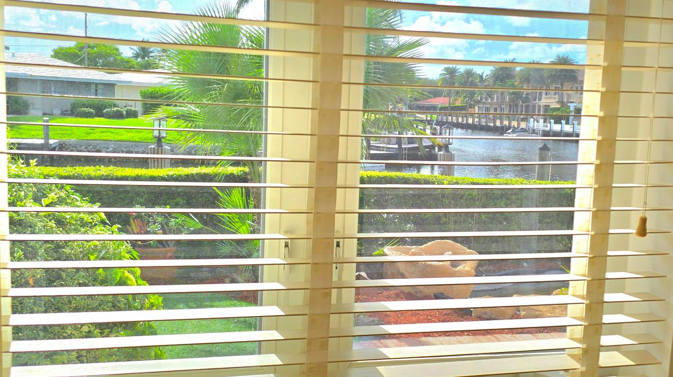 4011 NE 27th Terrace