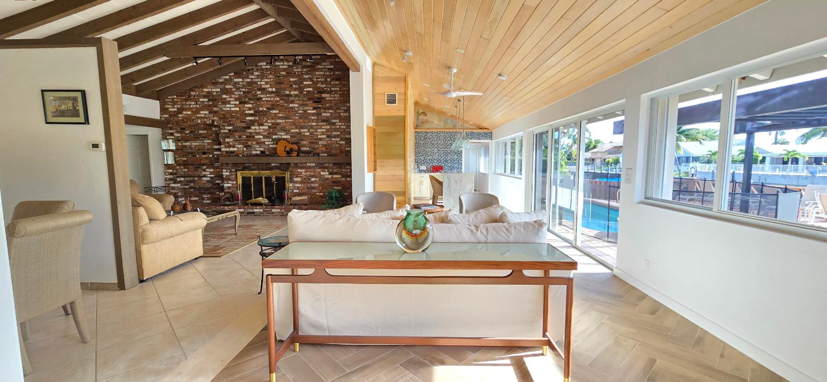 4011 NE 27th Terrace