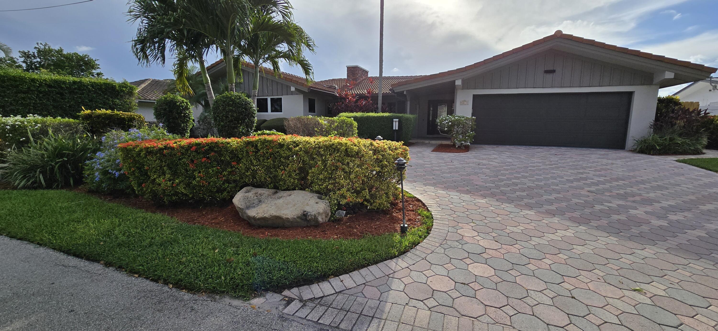 4011 NE 27th Terrace