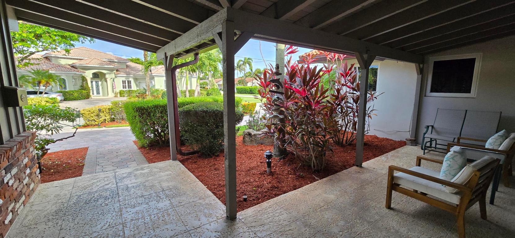 4011 NE 27th Terrace