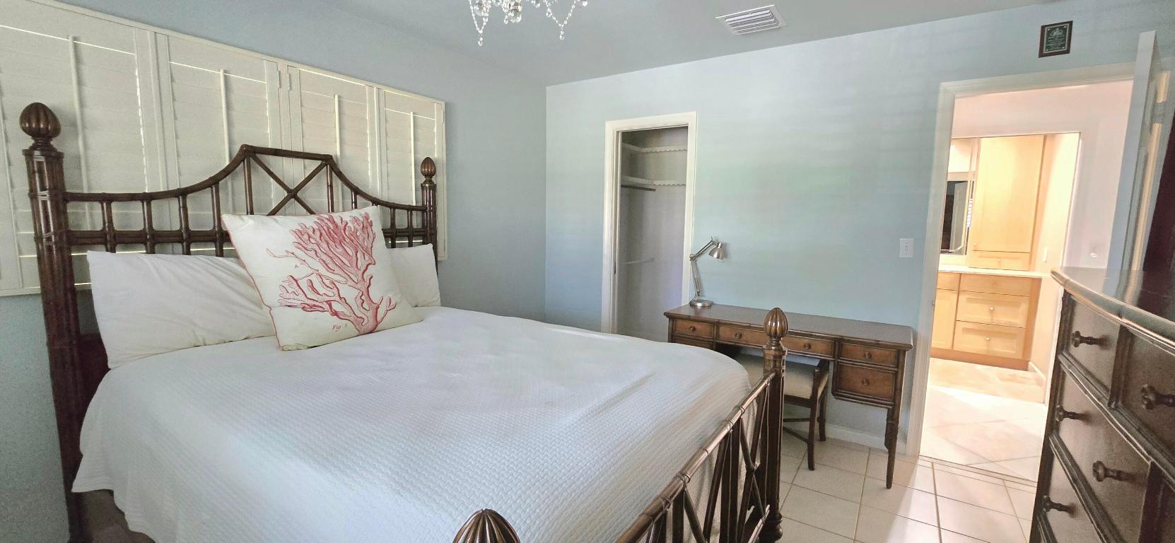 4011 NE 27th Terrace