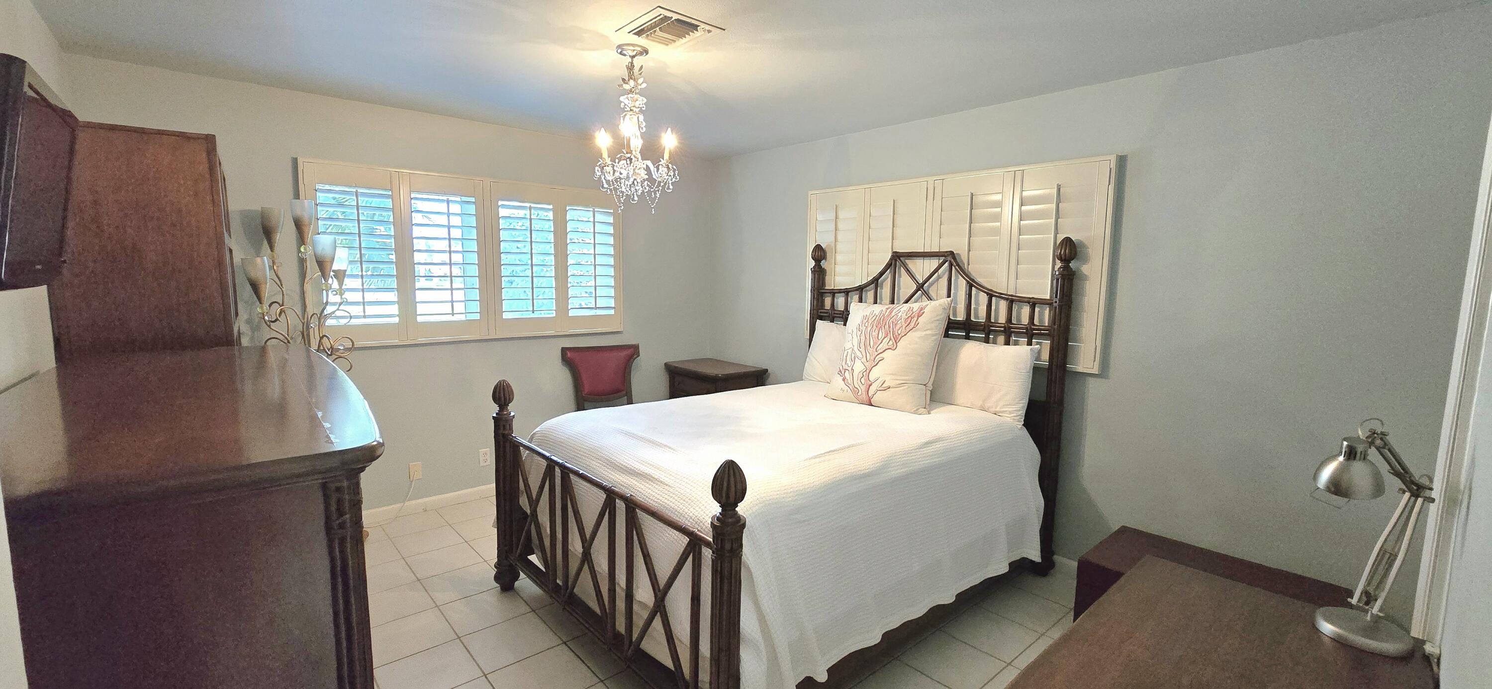 4011 NE 27th Terrace