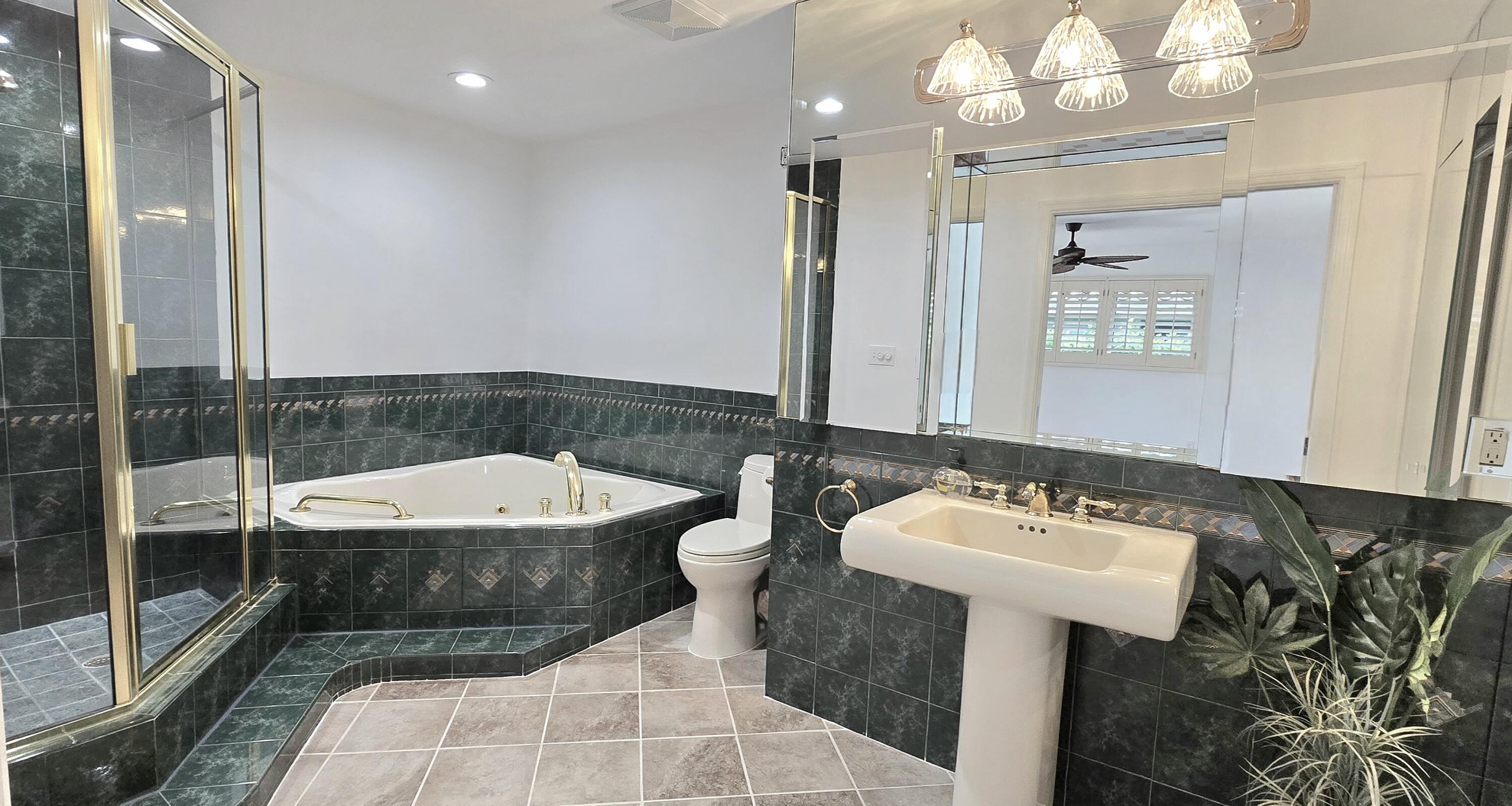 4011 NE 27th Terrace