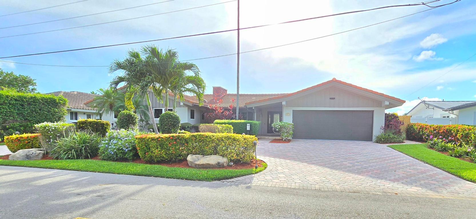 4011 NE 27th Terrace