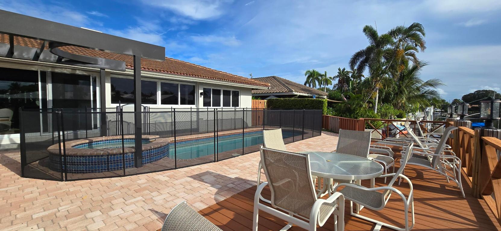 4011 NE 27th Terrace