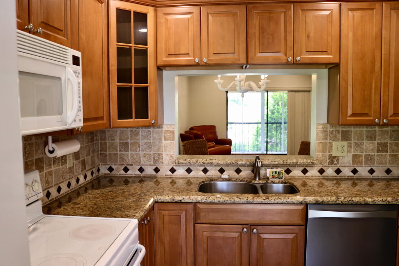 5151 W Club Circle 208