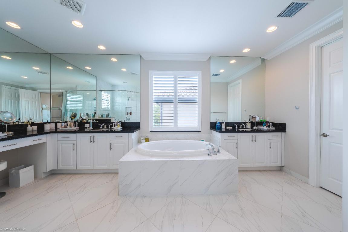 9368 Eden Roc Court, Delray Beach