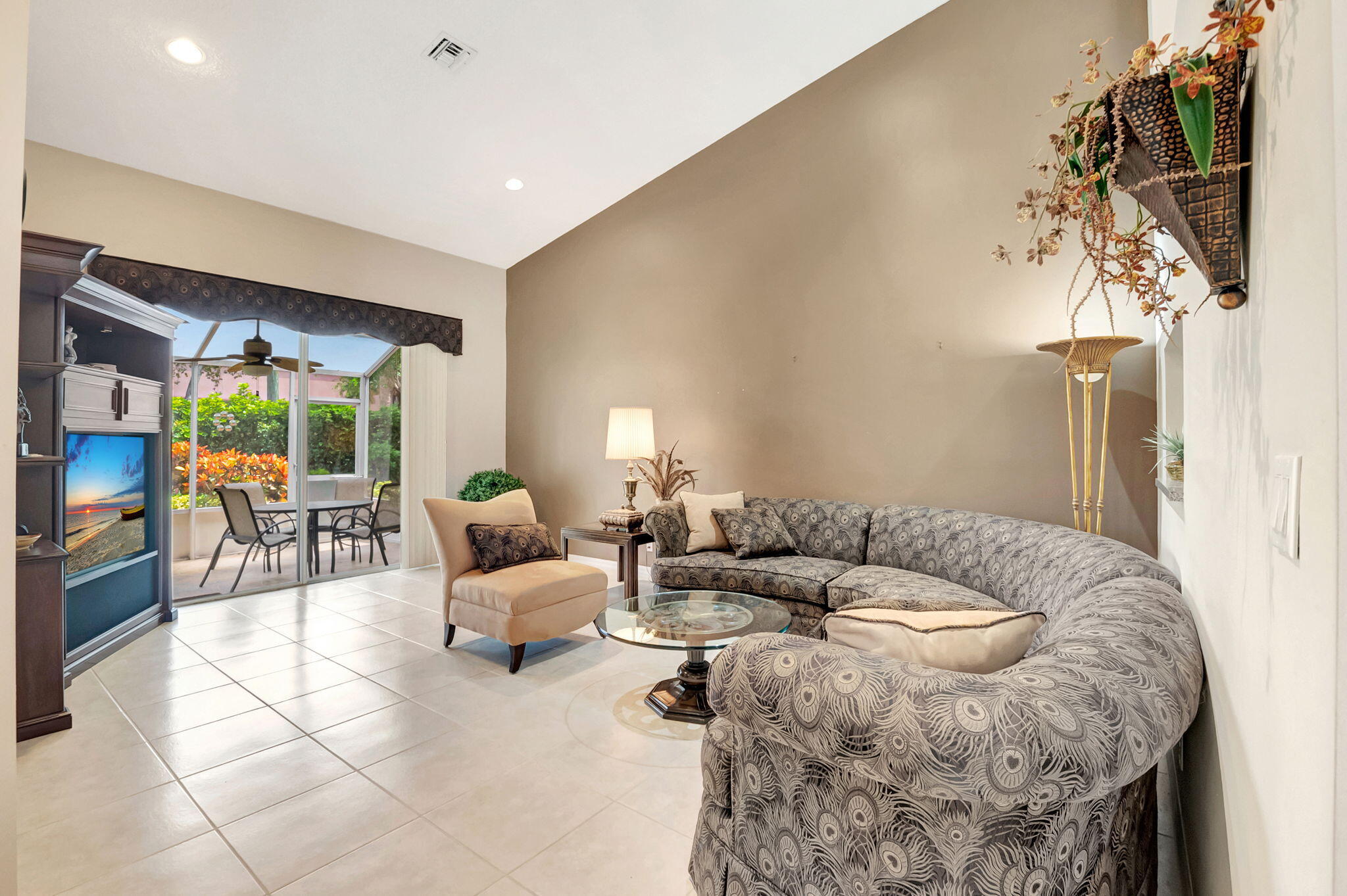 6285 Petunia Road