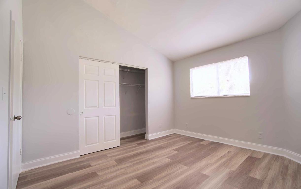 3433 NW 44th Street 201, Oakland Park Unit: 201