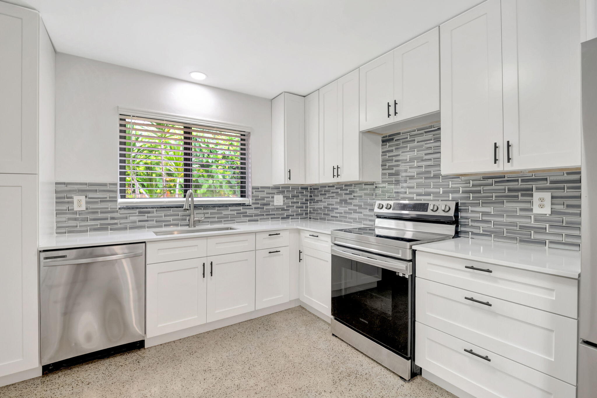 3550 NE 4th Ave Avenue