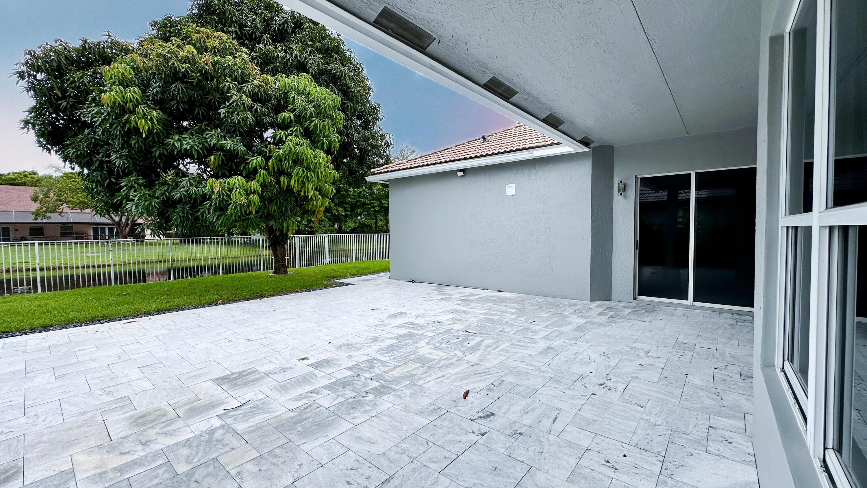 5181 NW 50th Terrace