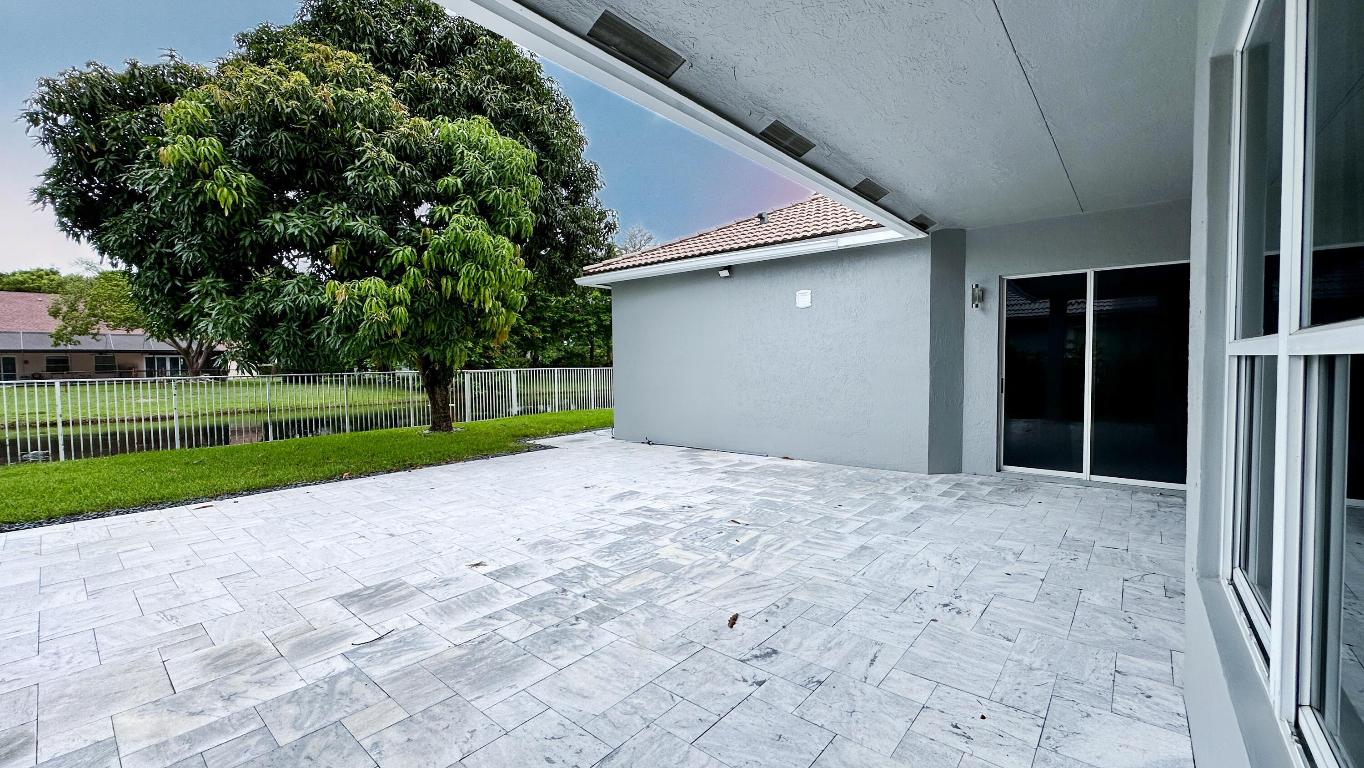 5181 NW 50th Terrace