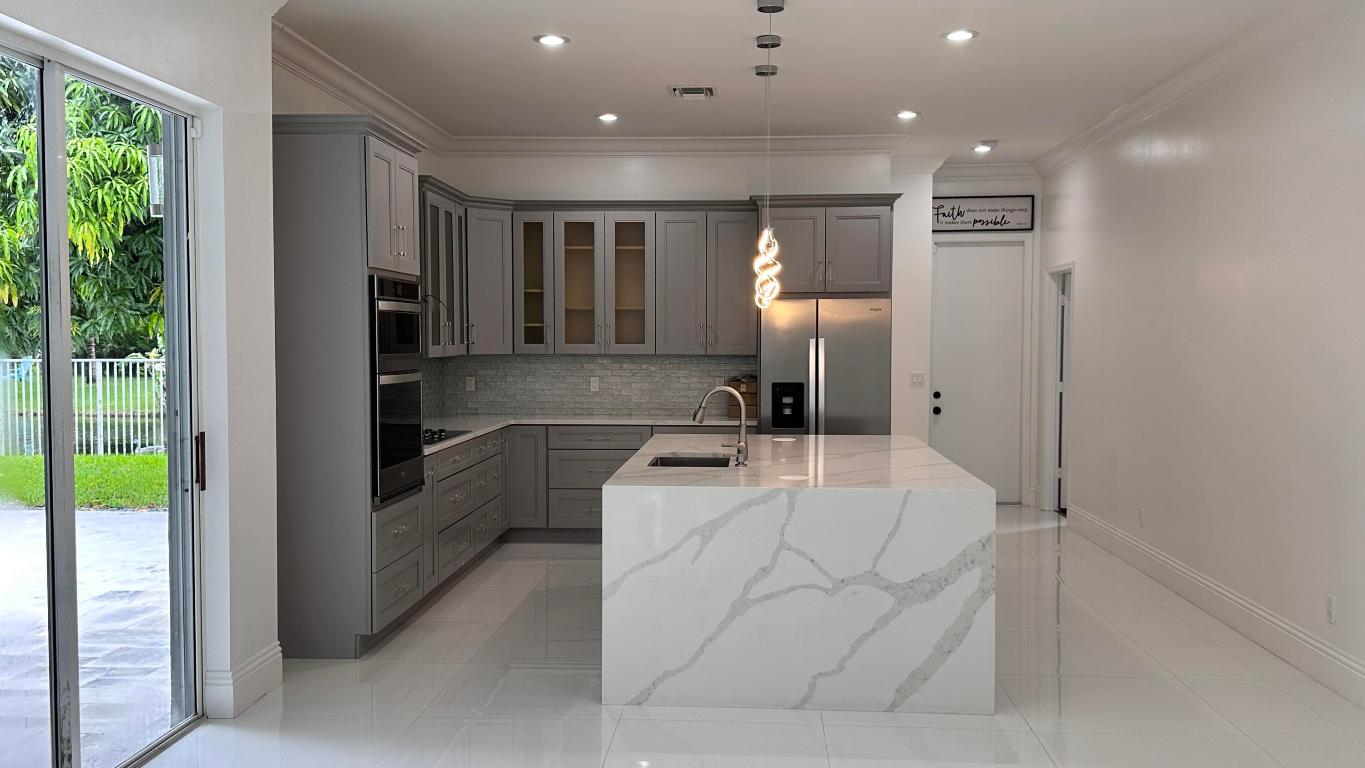 5181 NW 50th Terrace