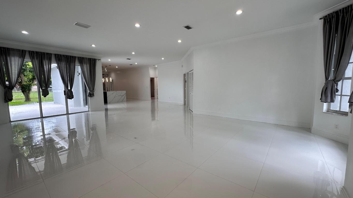 5181 NW 50th Terrace