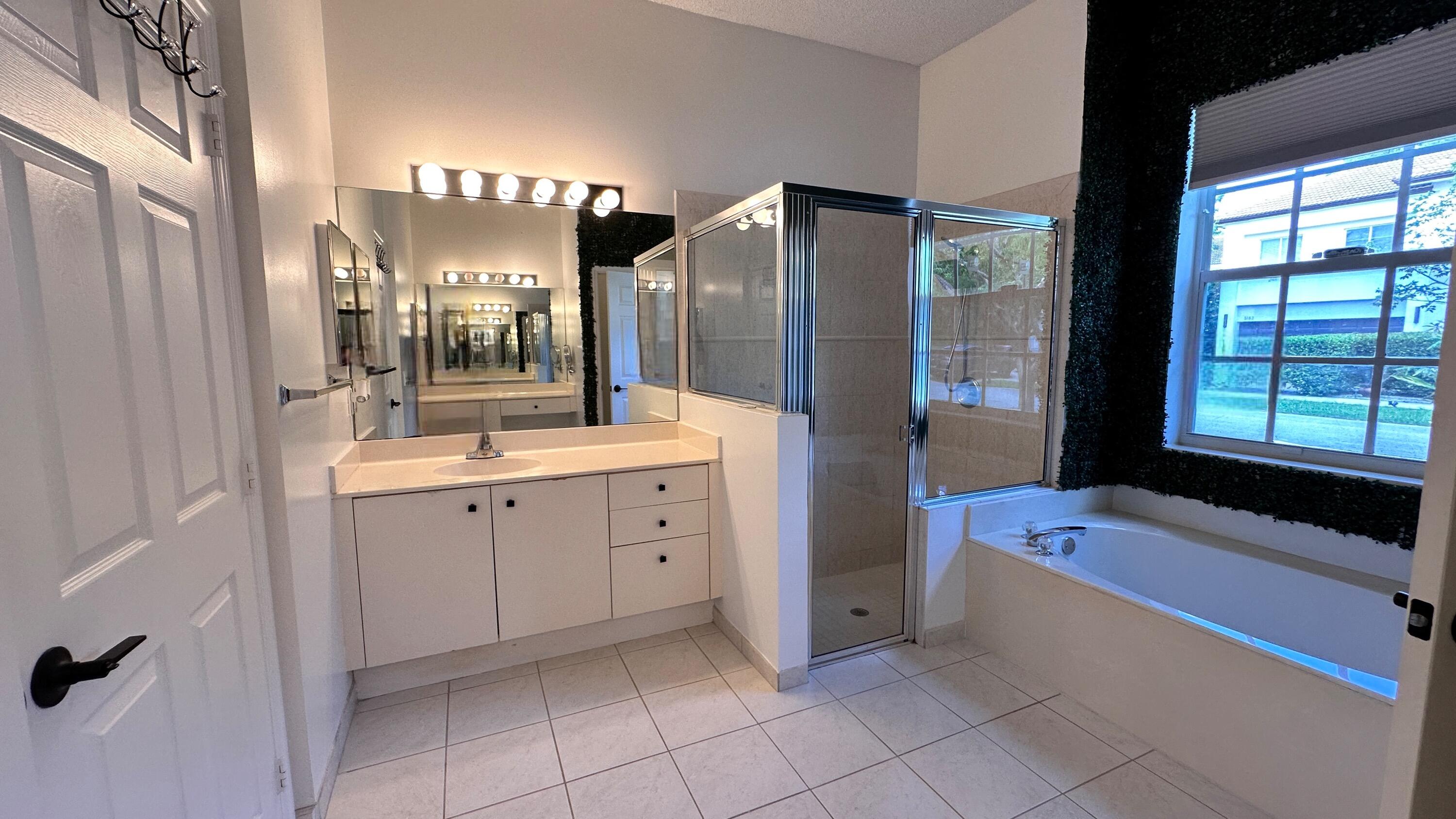 5181 NW 50th Terrace