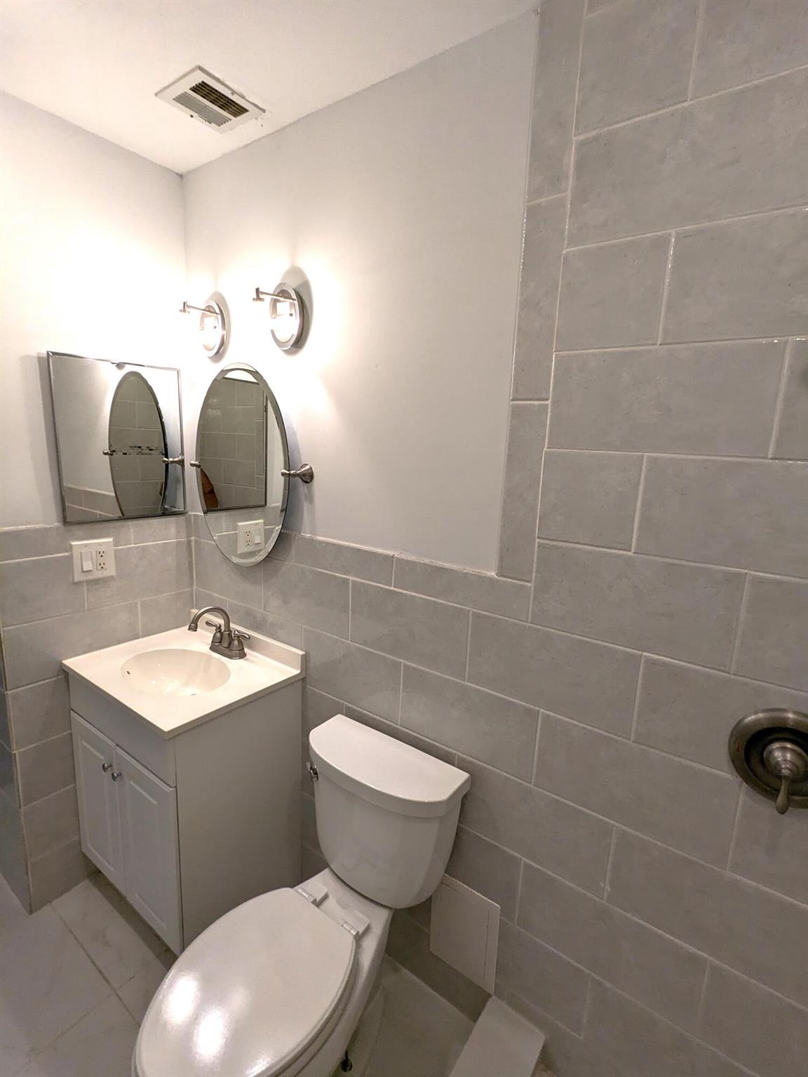 5540 Lakewood Circle H