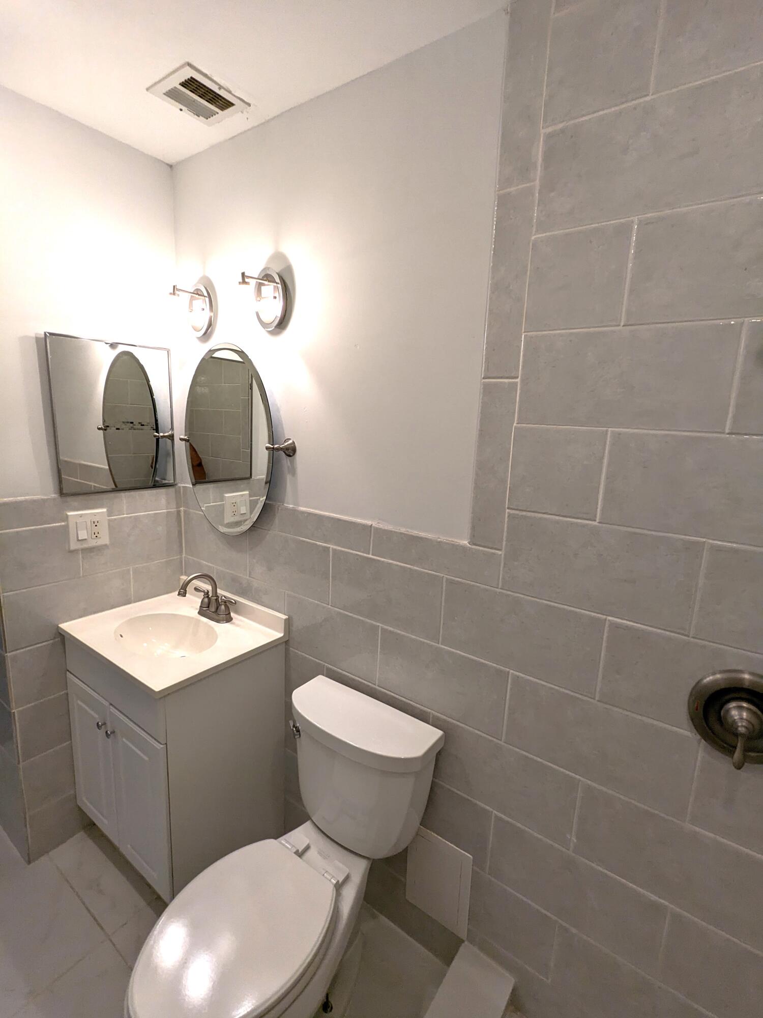 5540 Lakewood Circle H