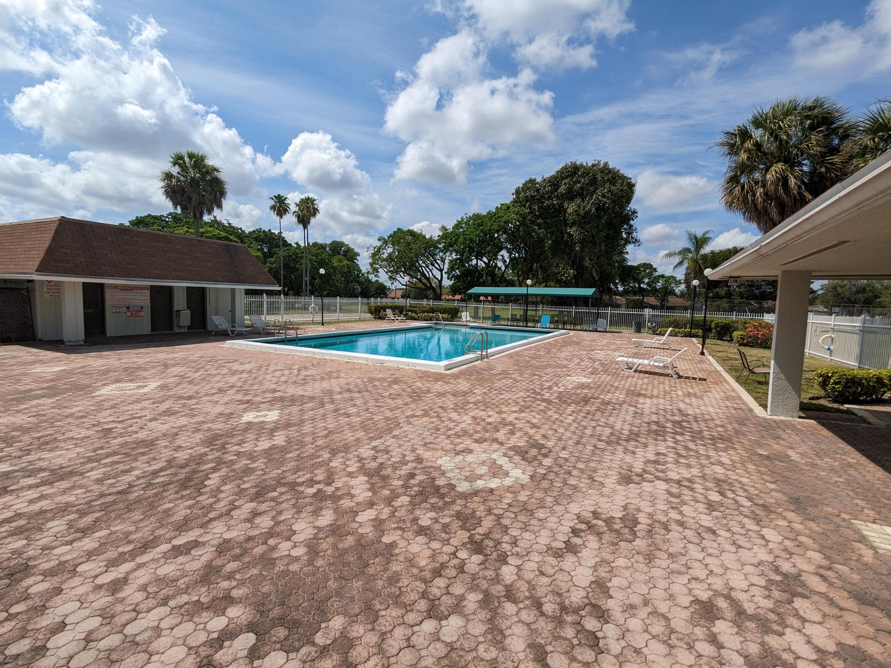 5540 Lakewood Circle H