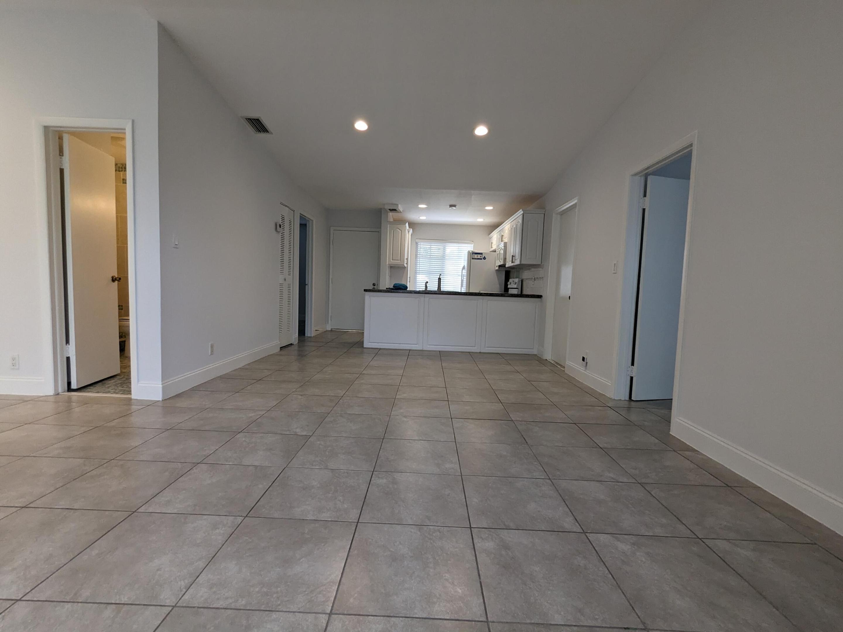 5540 Lakewood Circle H