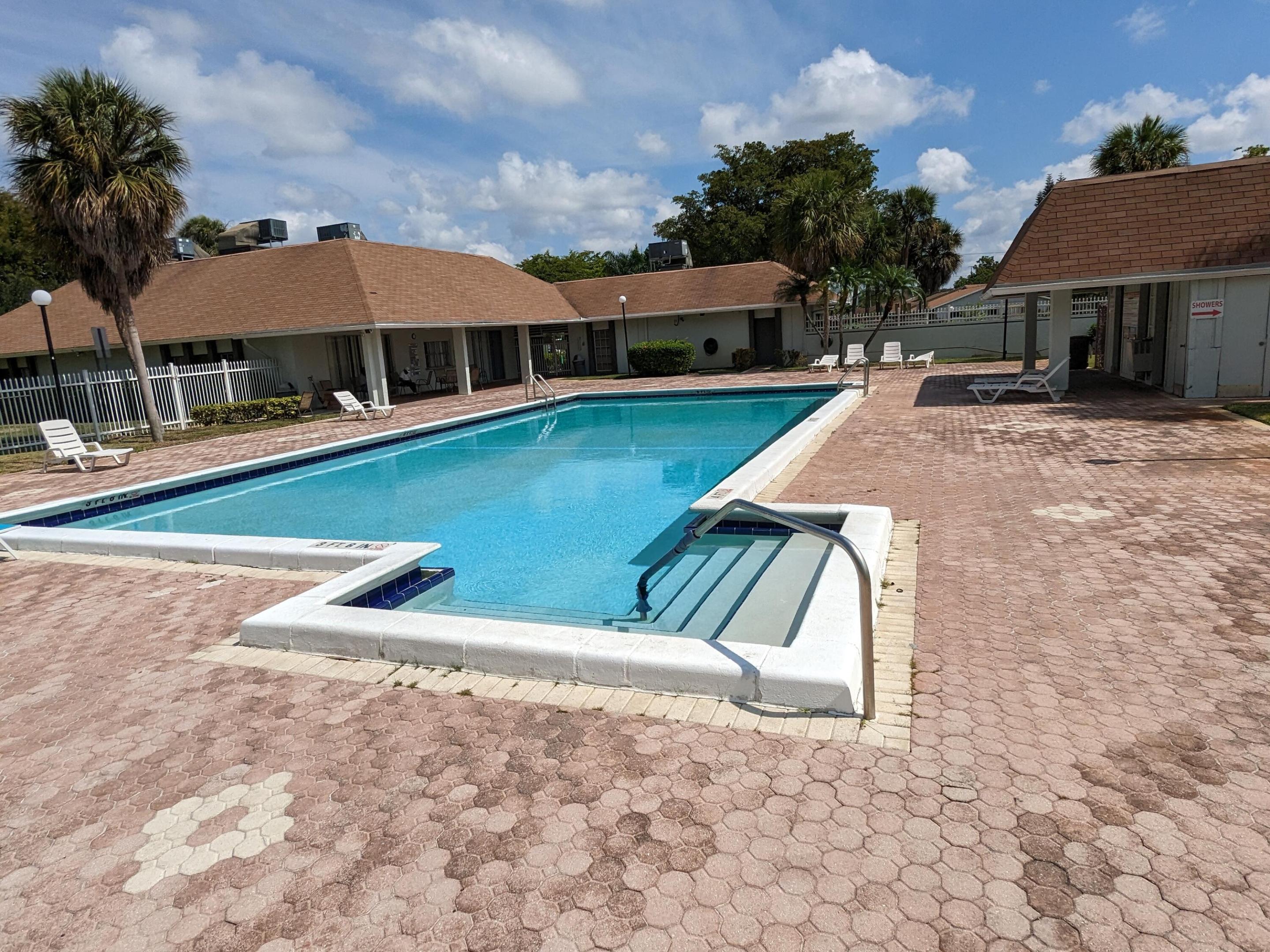 5540 Lakewood Circle H