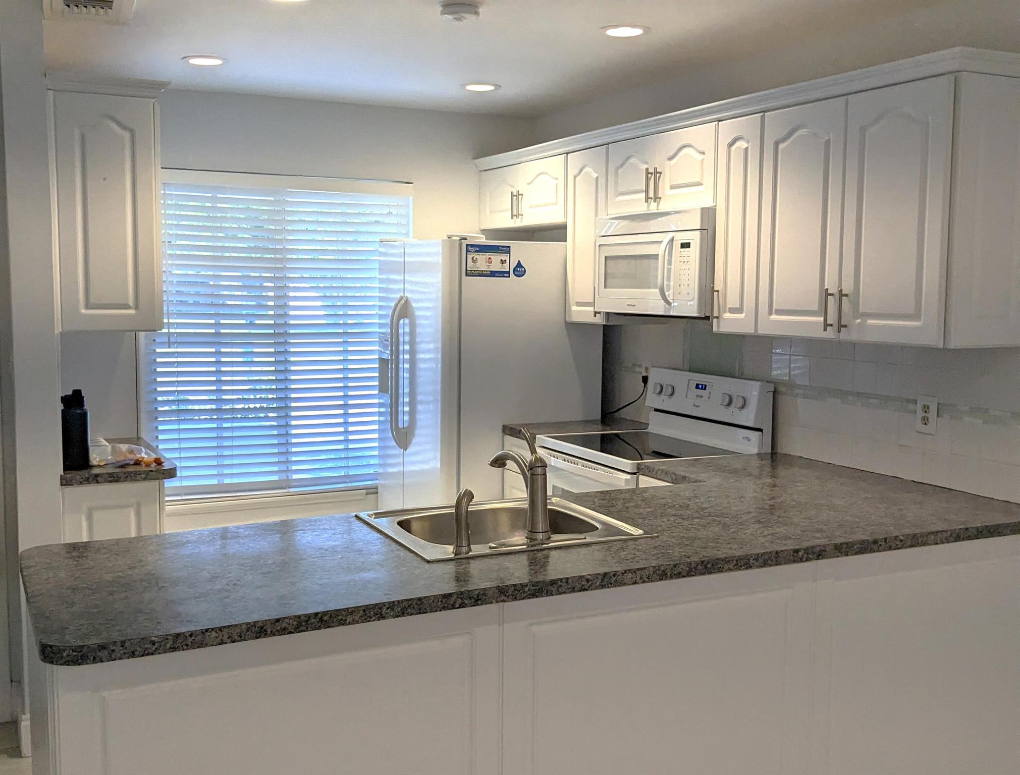 5540 Lakewood Circle H