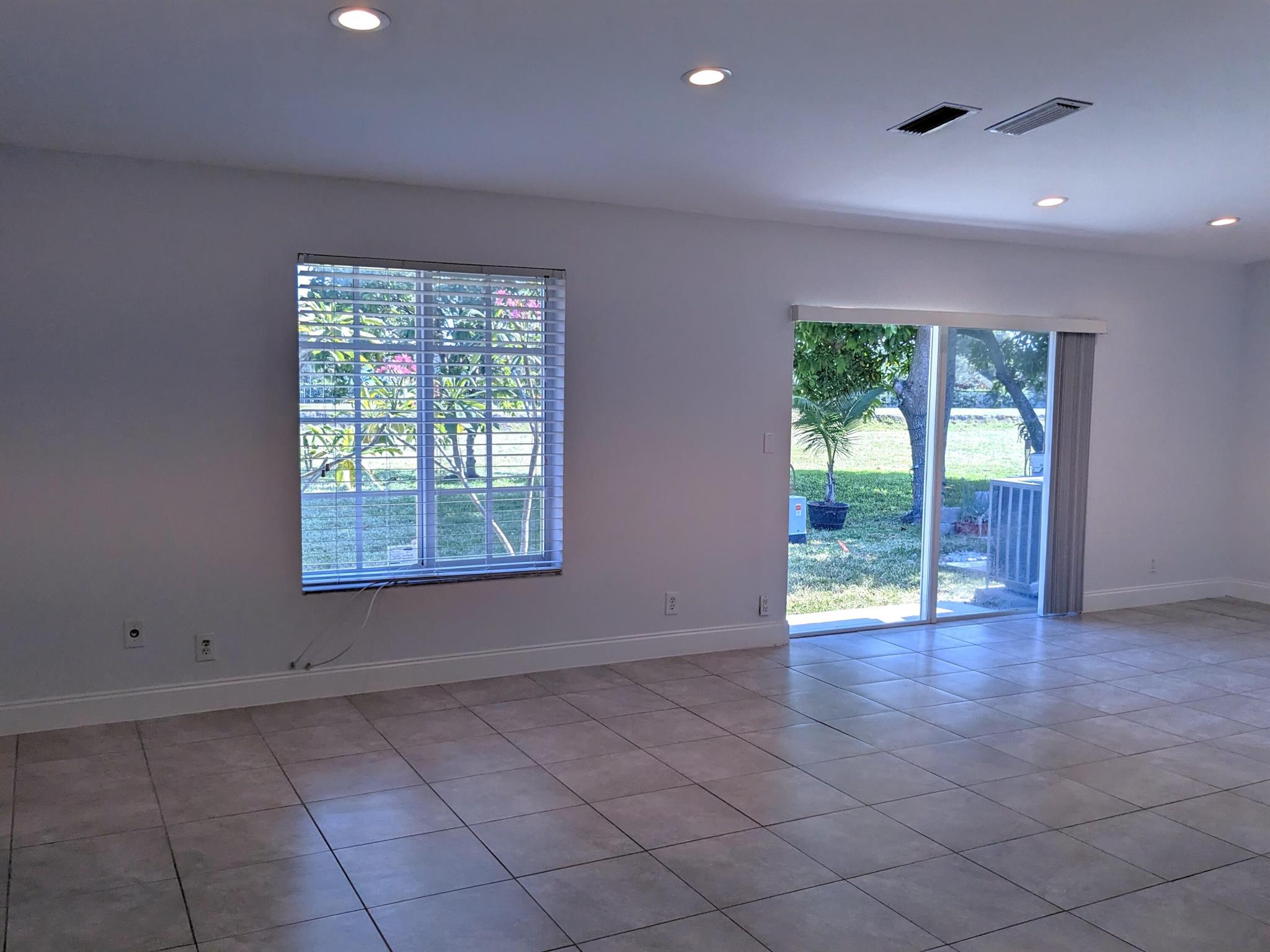 5540 Lakewood Circle H