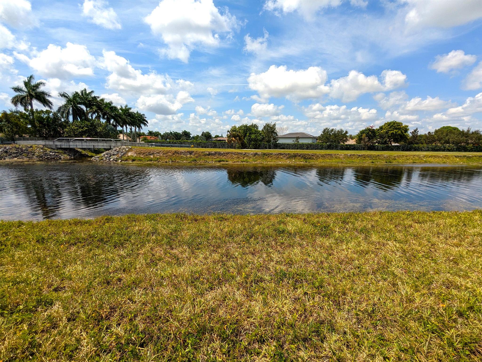 5540 Lakewood Circle H