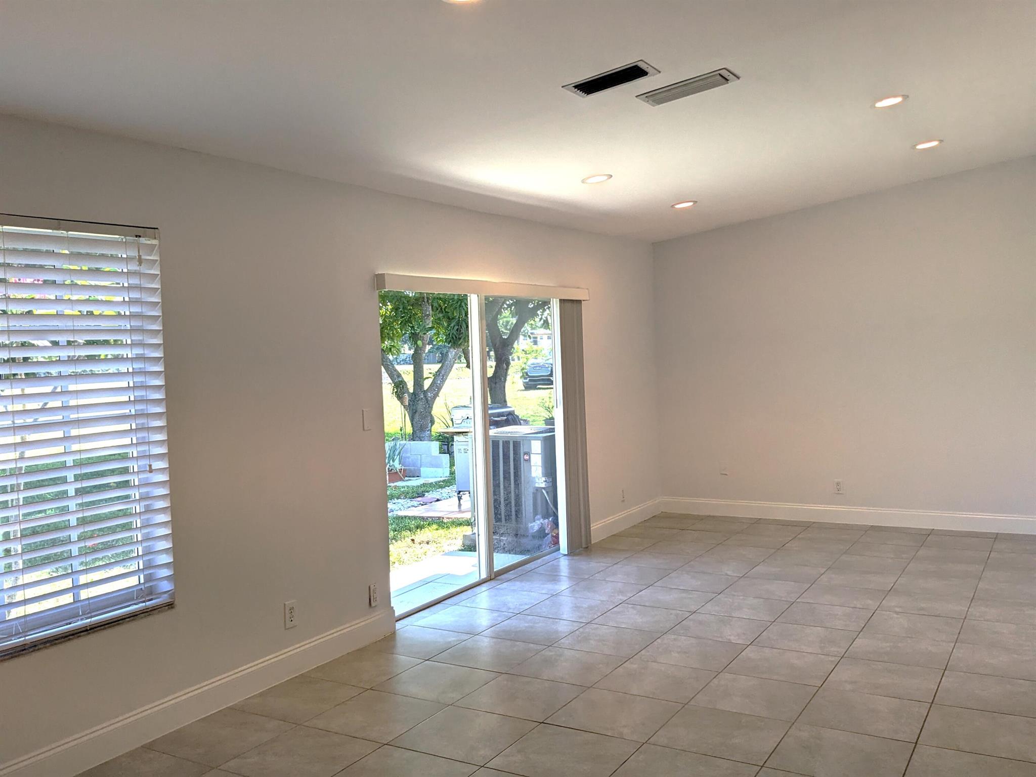 5540 Lakewood Circle H