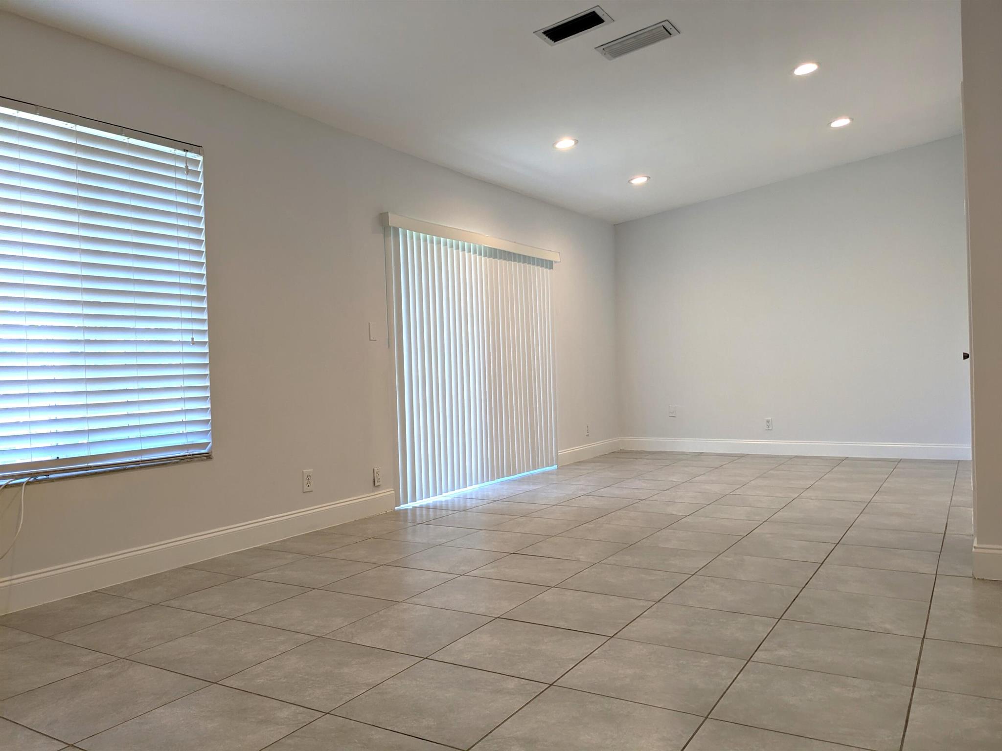 5540 Lakewood Circle H