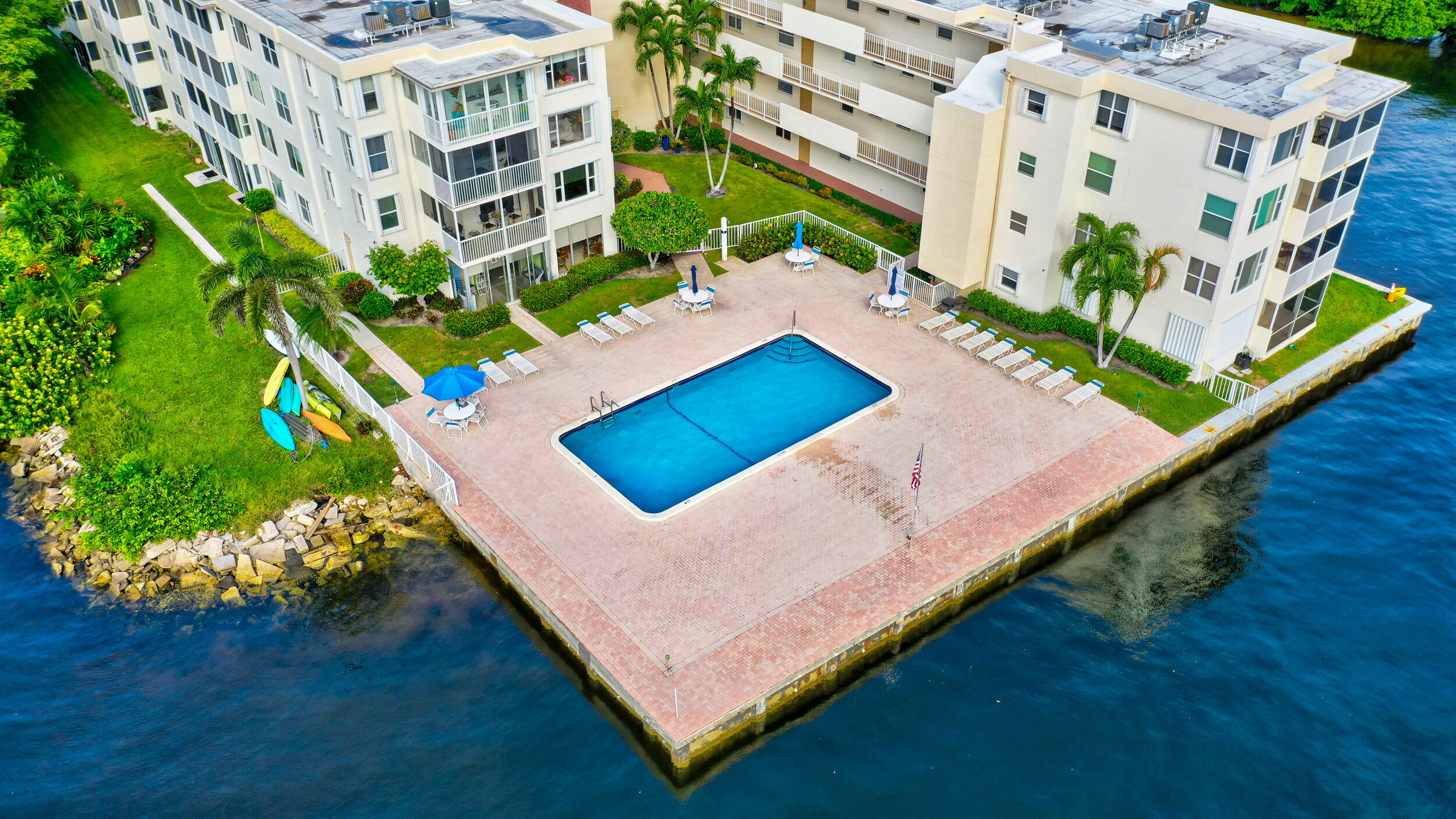 1810 New Palm Way 318