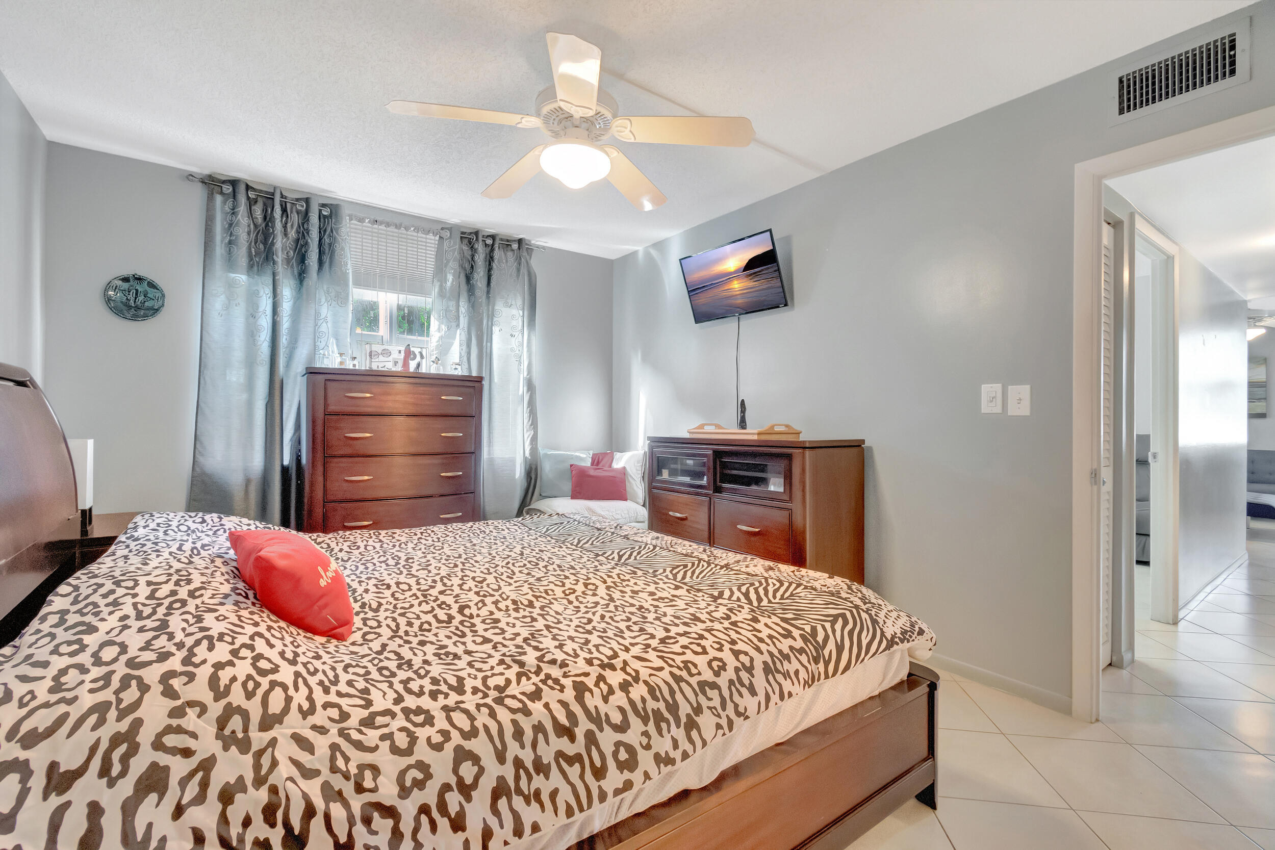 1810 New Palm Way 318
