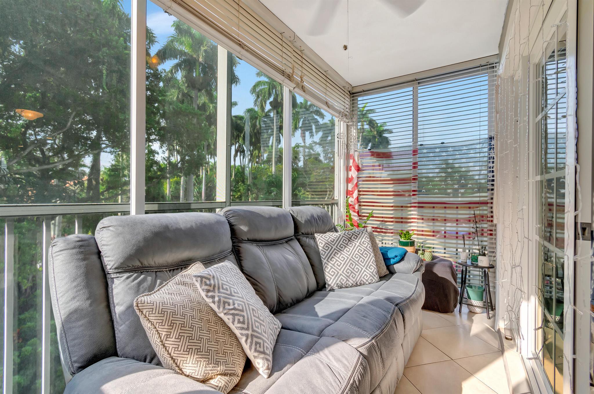 1810 New Palm Way 318