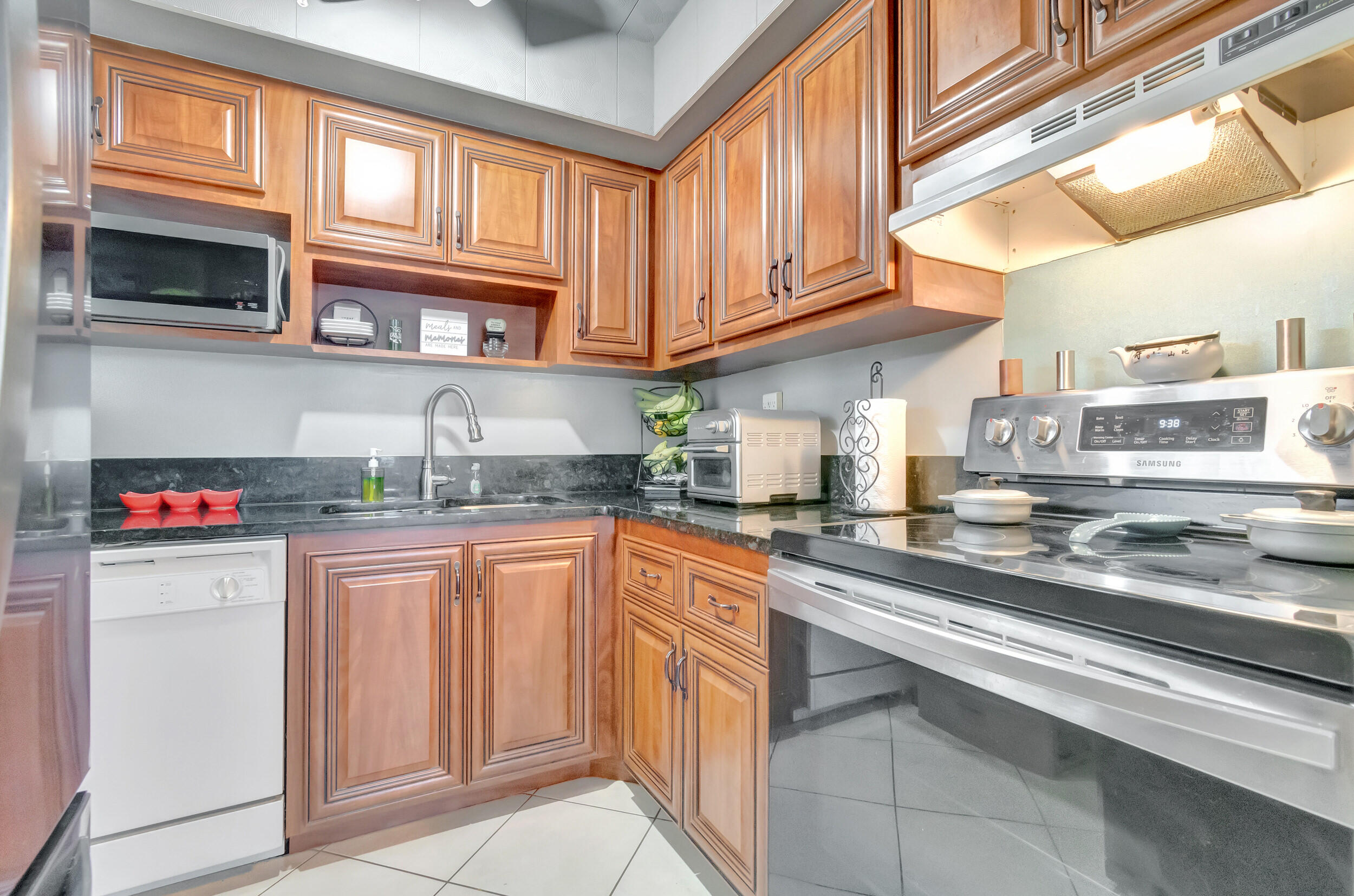 1810 New Palm Way 318