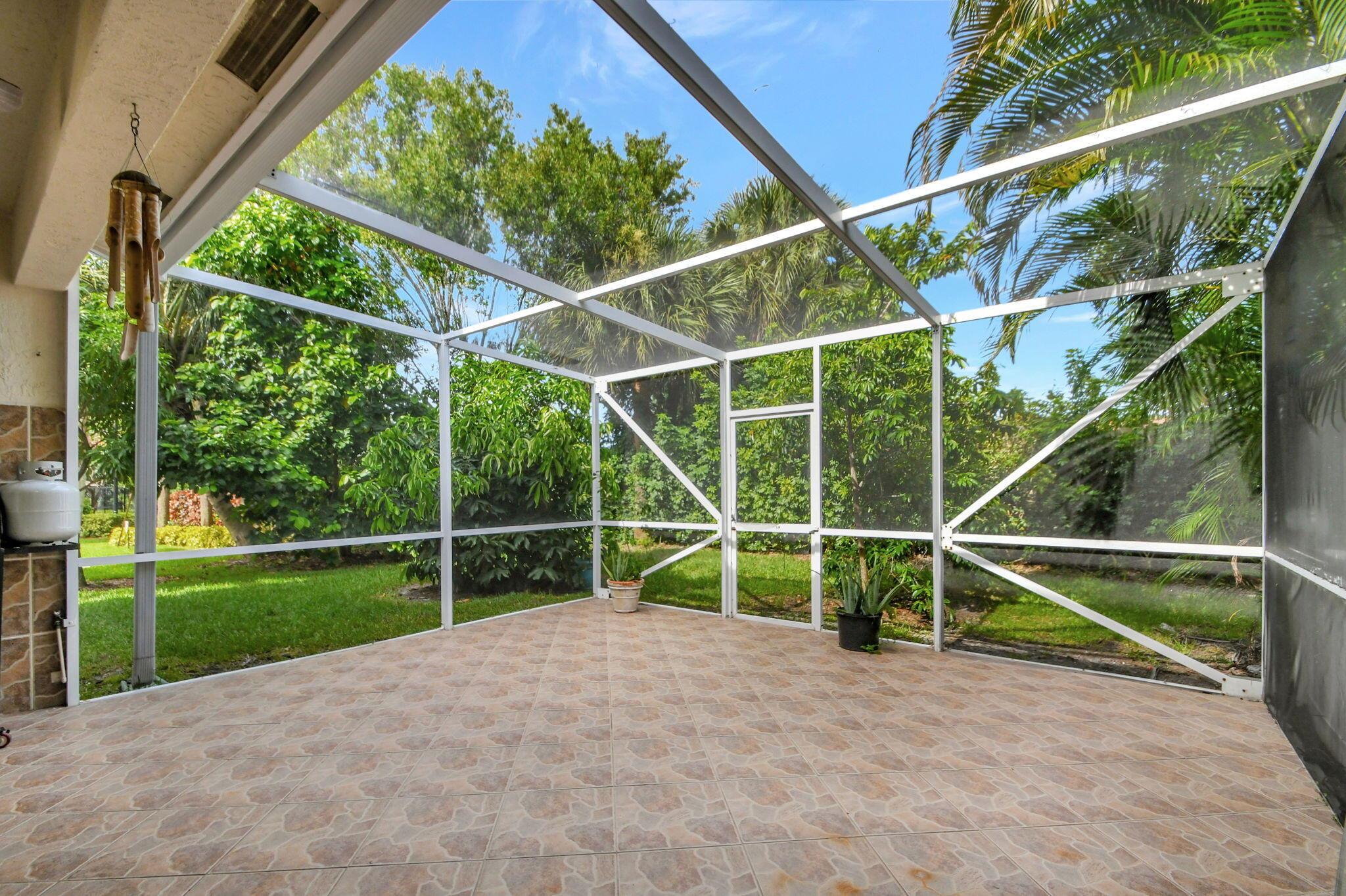 6784 Hendry Drive
