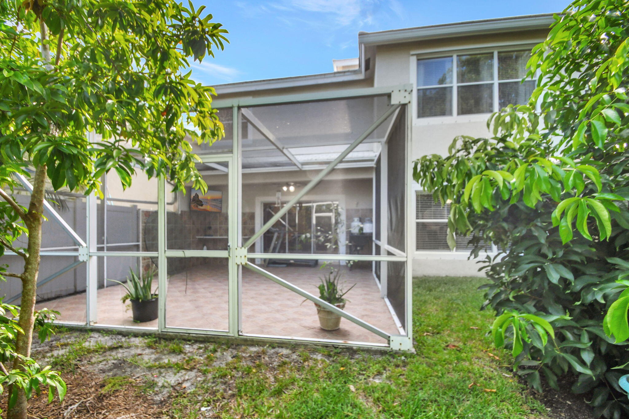 6784 Hendry Drive