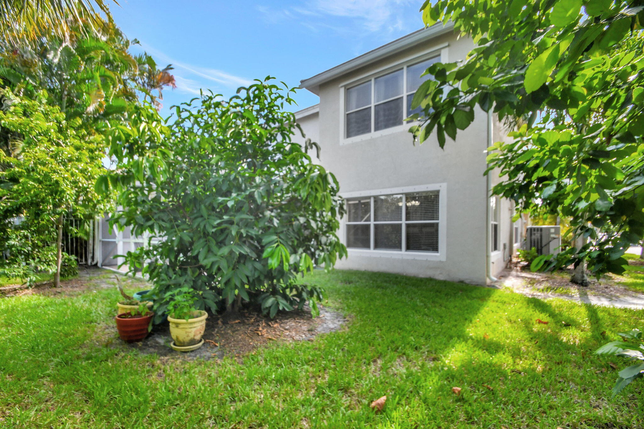 6784 Hendry Drive