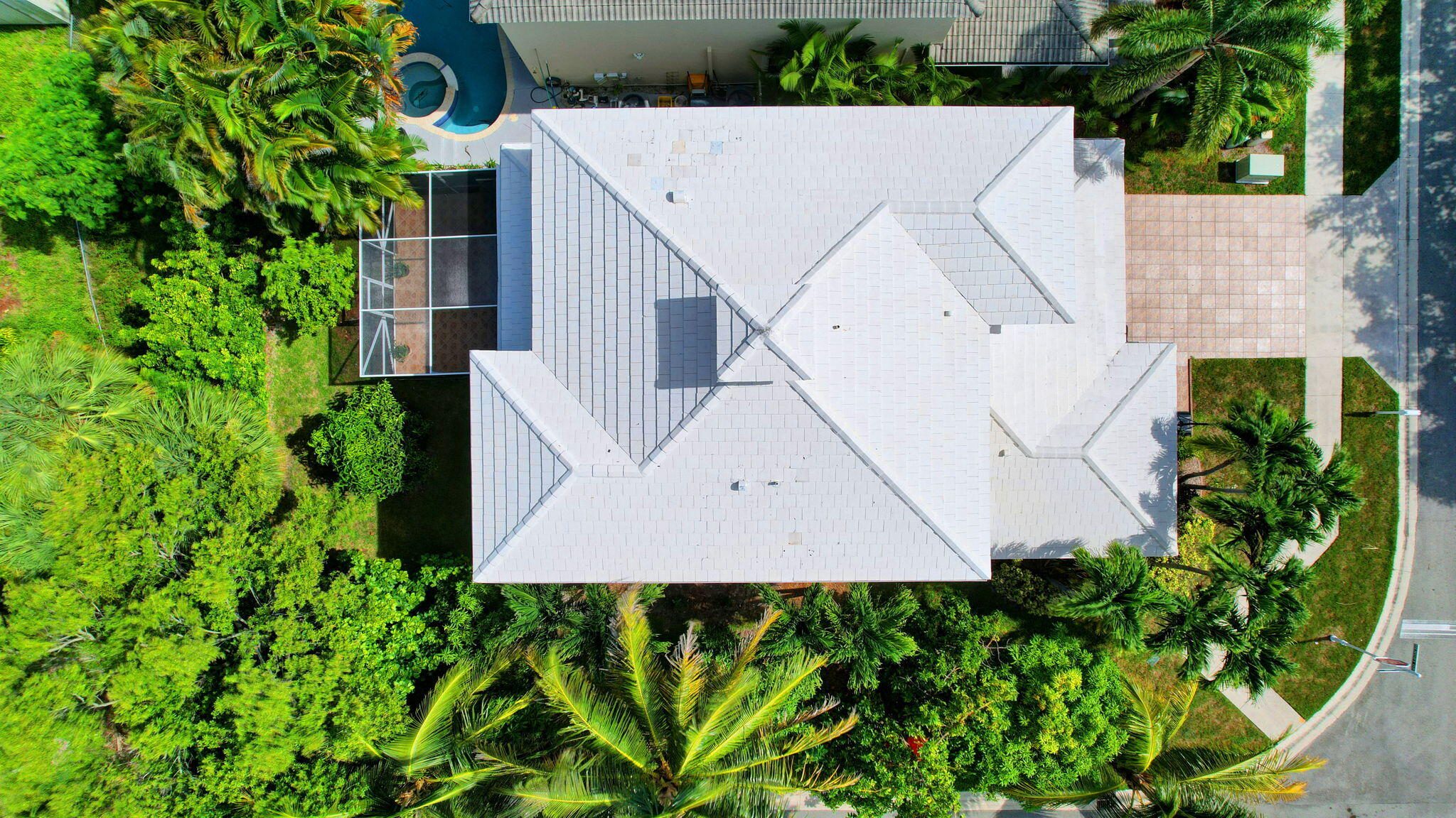 6784 Hendry Drive