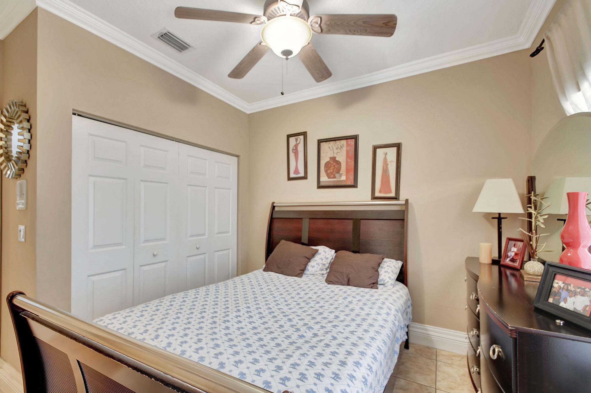6784 Hendry Drive