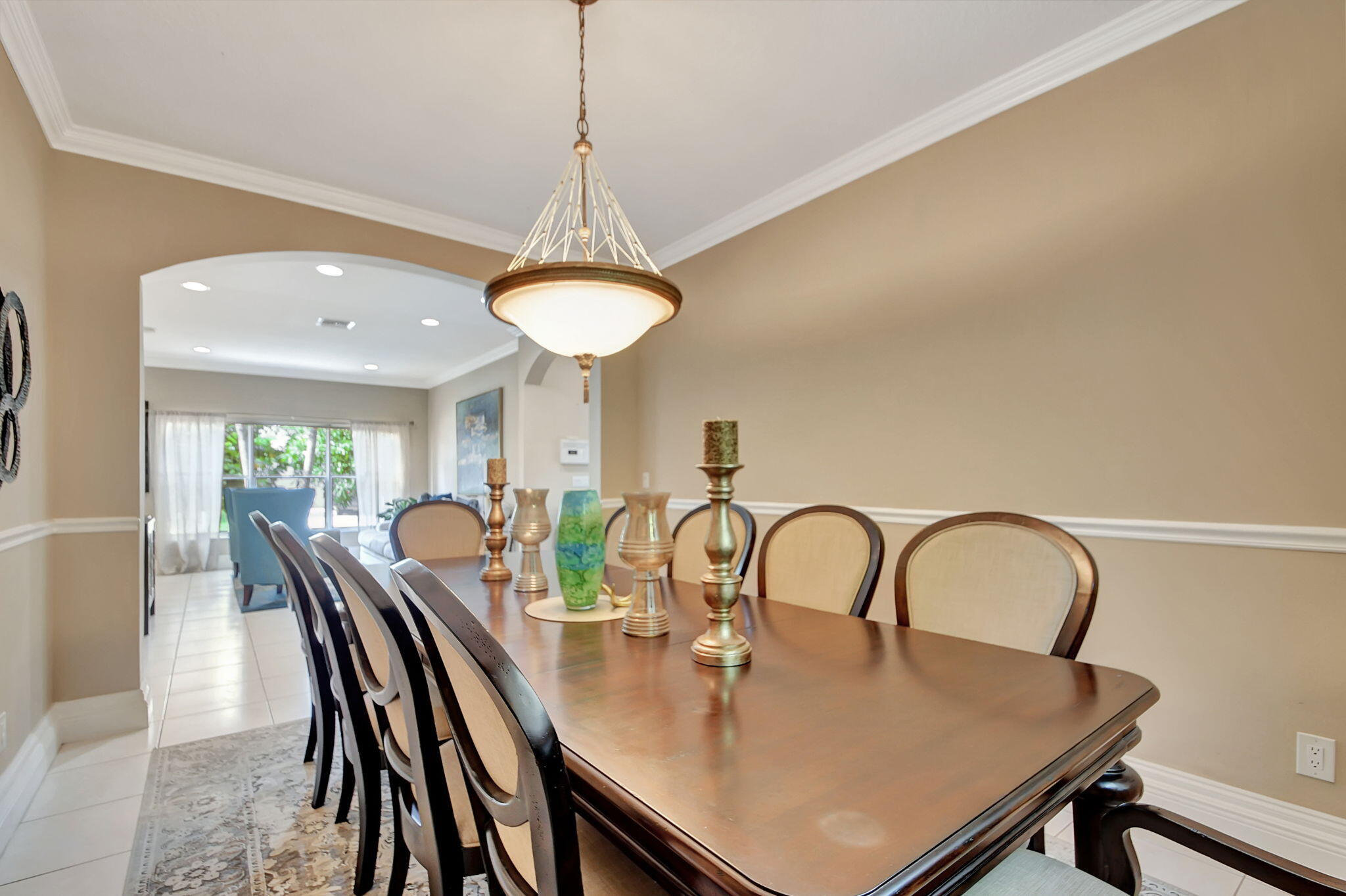 6784 Hendry Drive