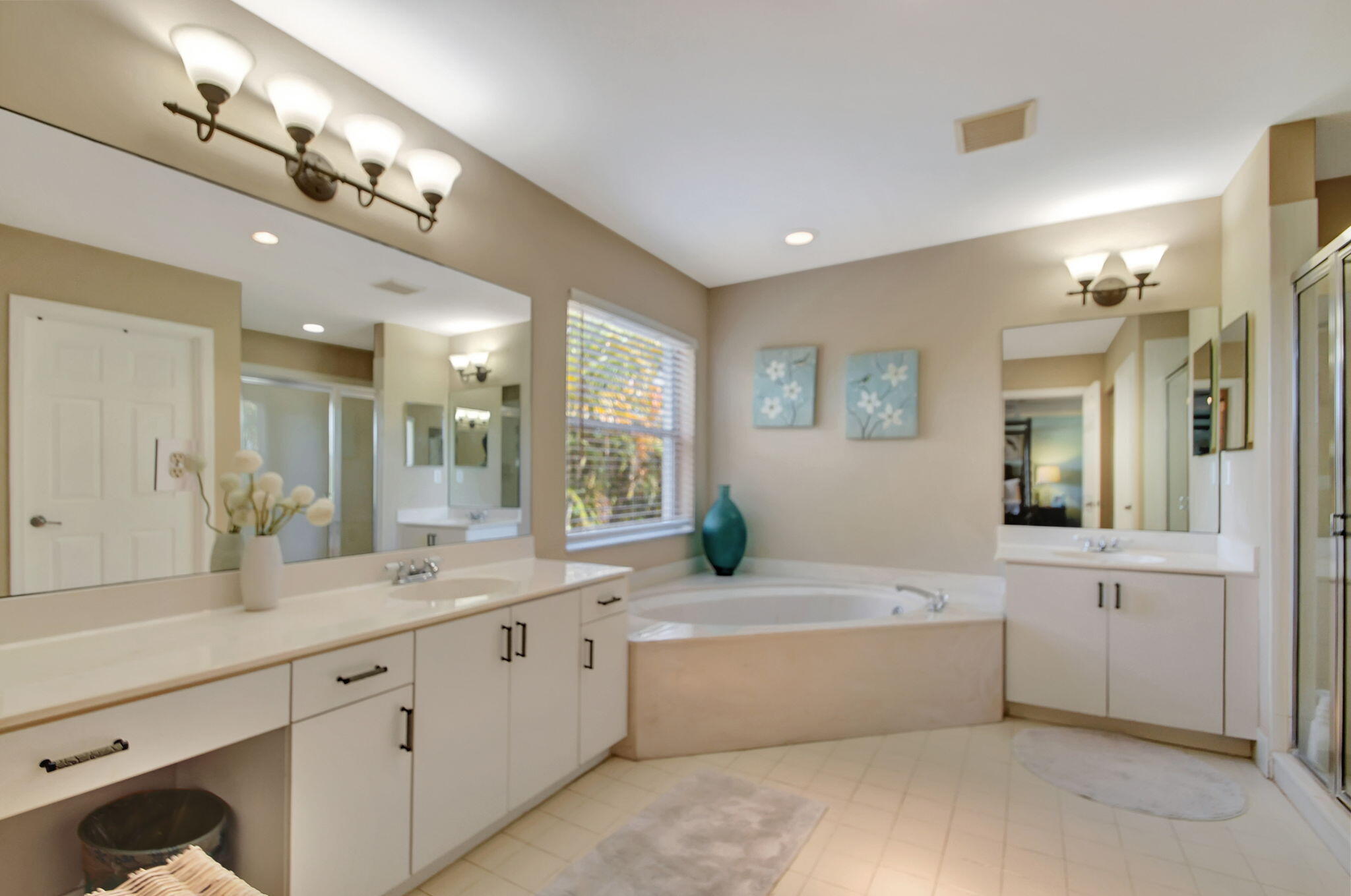 6784 Hendry Drive