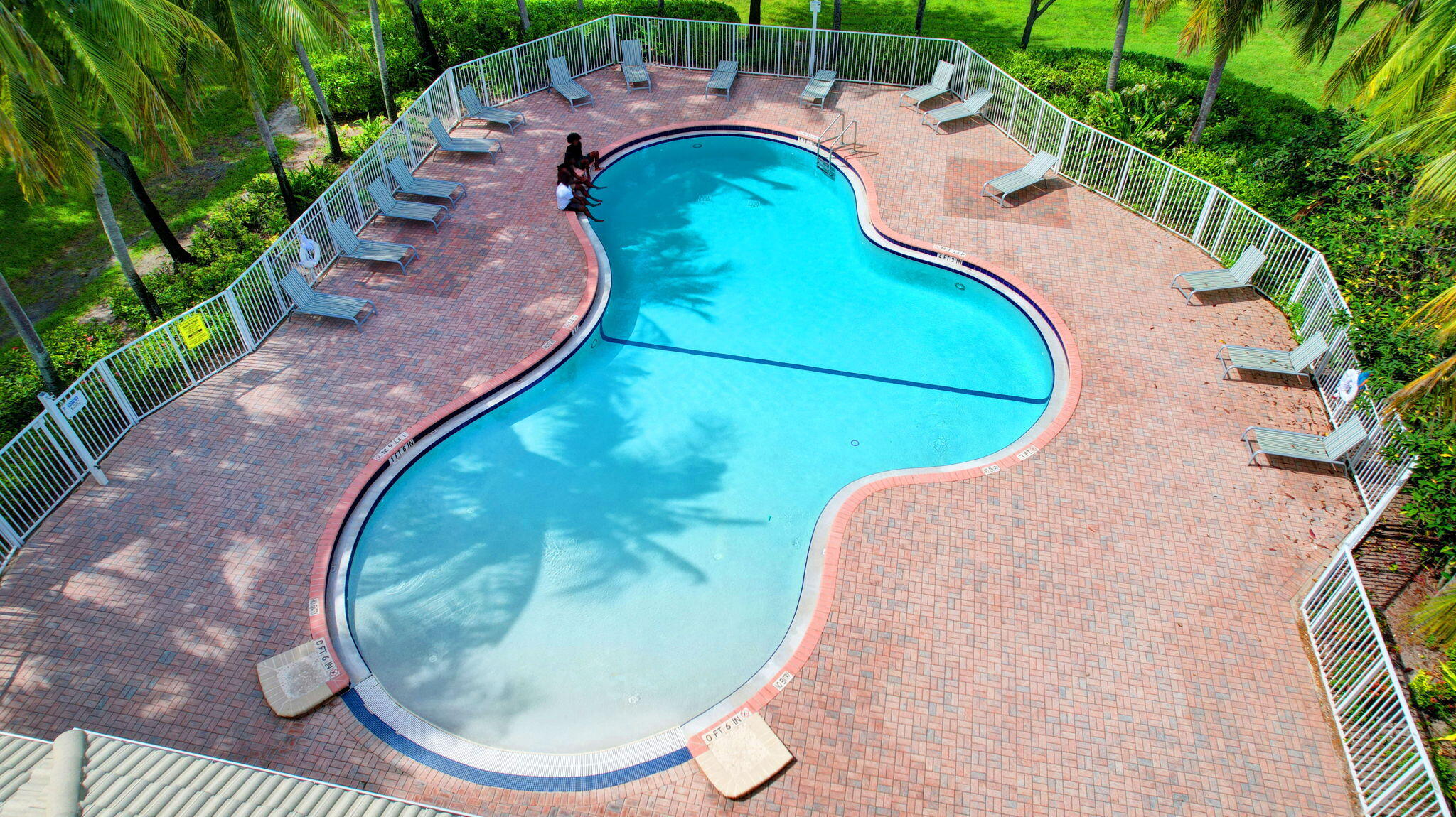 6784 Hendry Drive