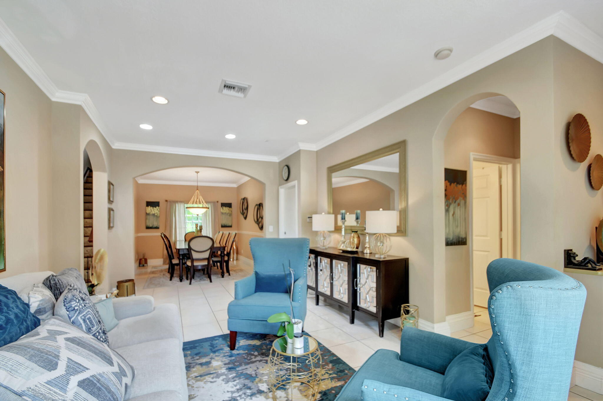 6784 Hendry Drive